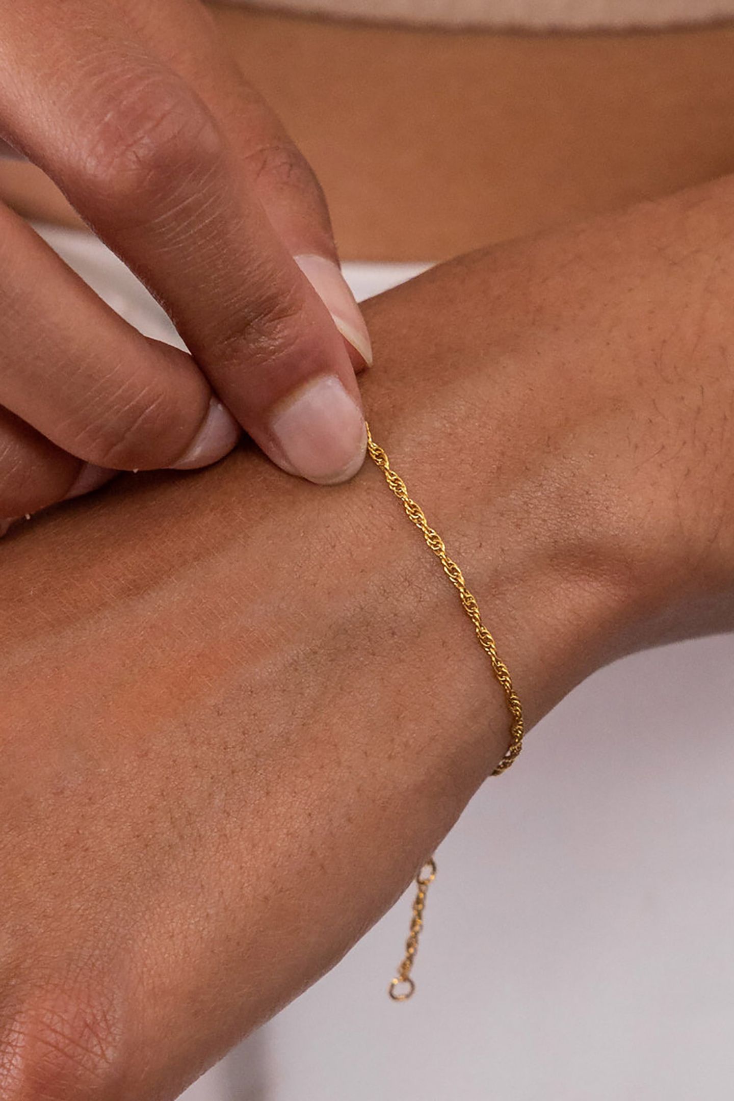 BRAVE ARMBAND GOLD 3