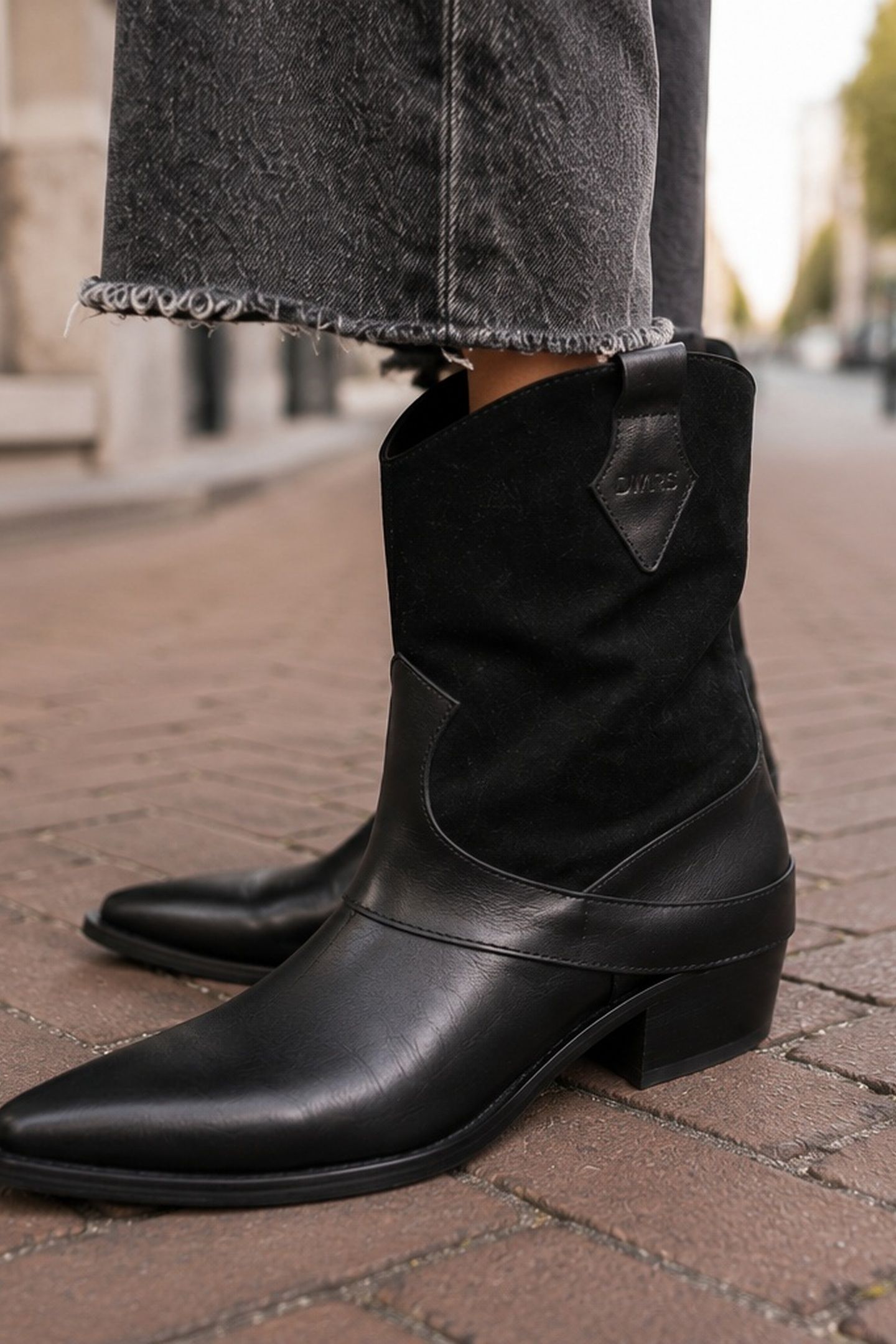 TIRANA BLACK 2