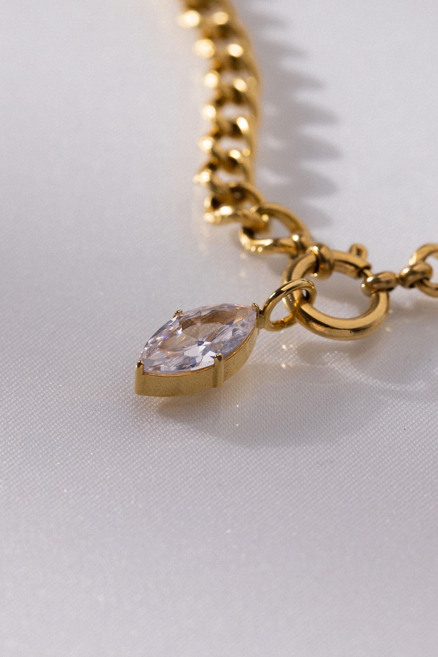 GLOSSY CHARM GOLD 2