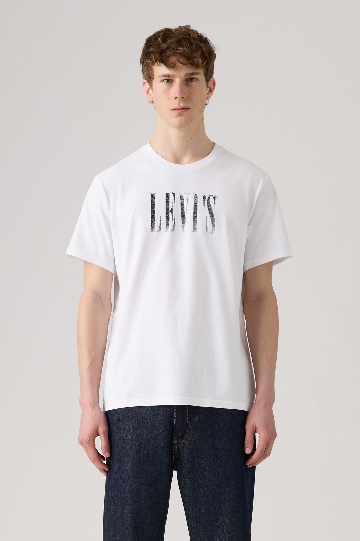 SS RELAXED FIT TEE DISTRESSED SERIF 3 WH 1