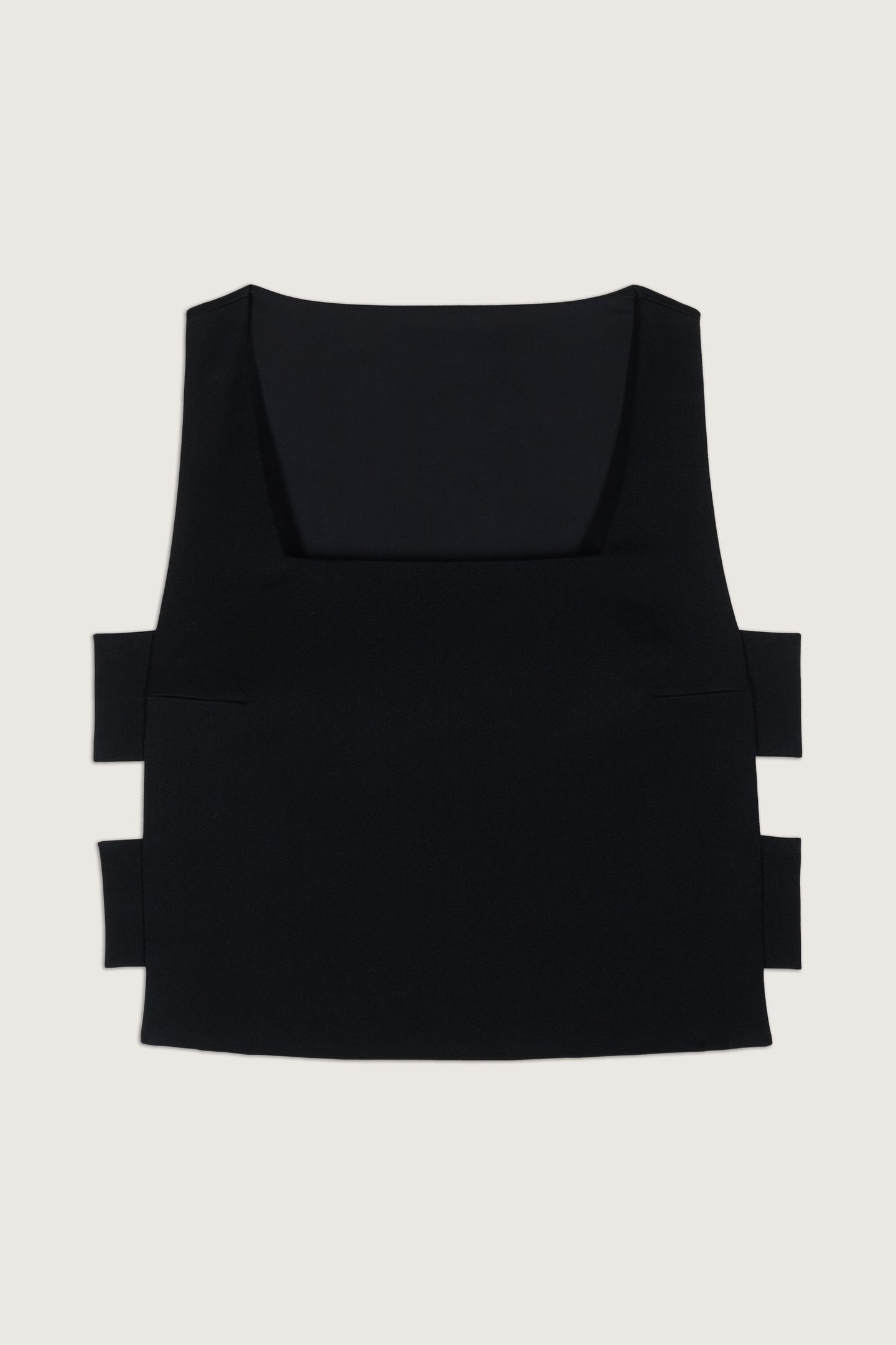 SLEEVELESS TOP BLACK 2