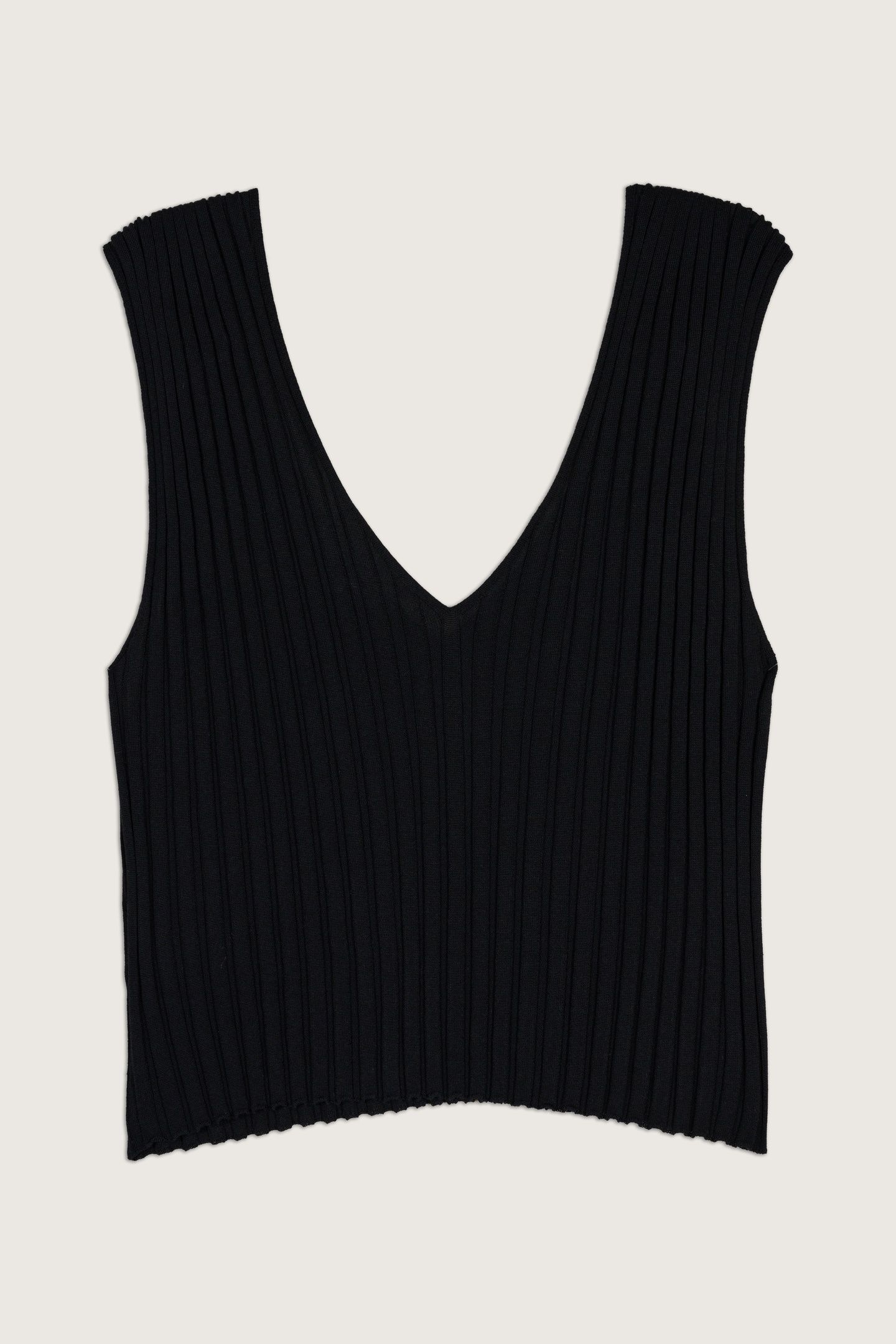 SLEEVELESS KNIT BLACK 4