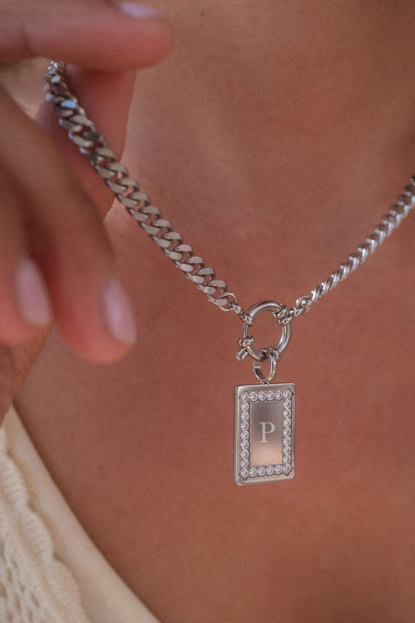 GLIMMER CHARM SILVER 2