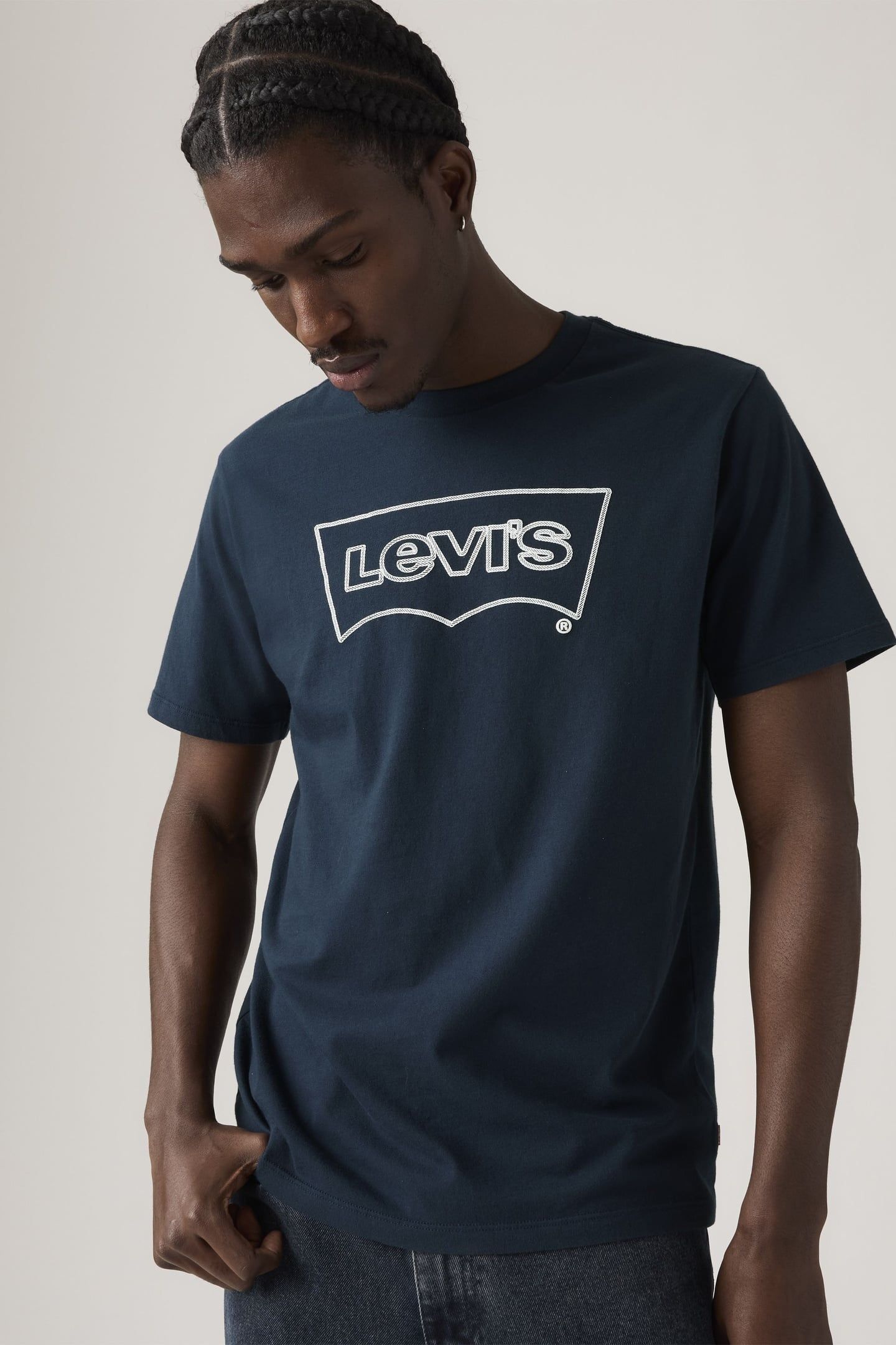 CLASSIC GRAPHIC TEE 4