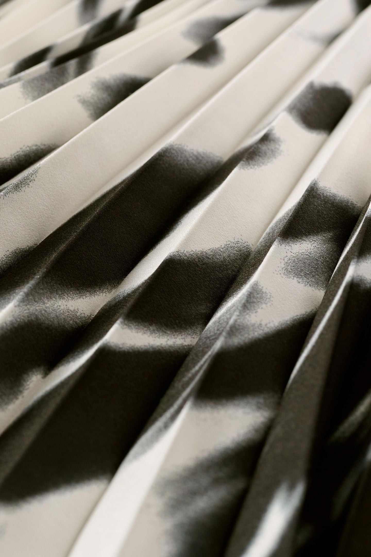 MID-LENGTH SKIRT CARBONE 6