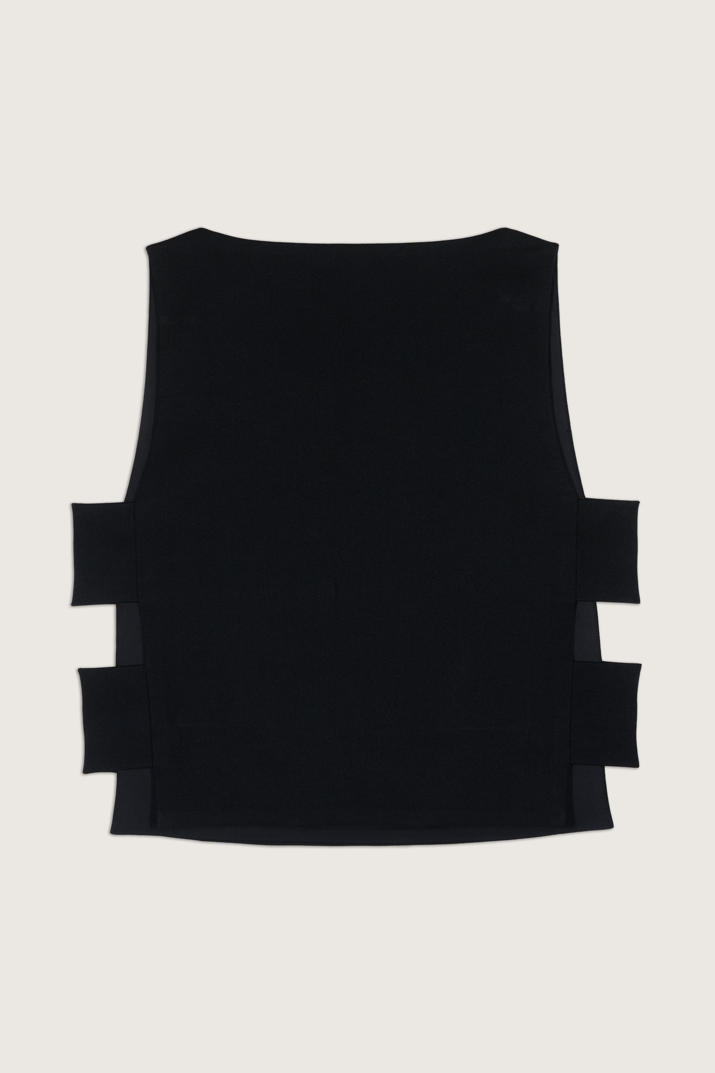 SLEEVELESS TOP BLACK 3