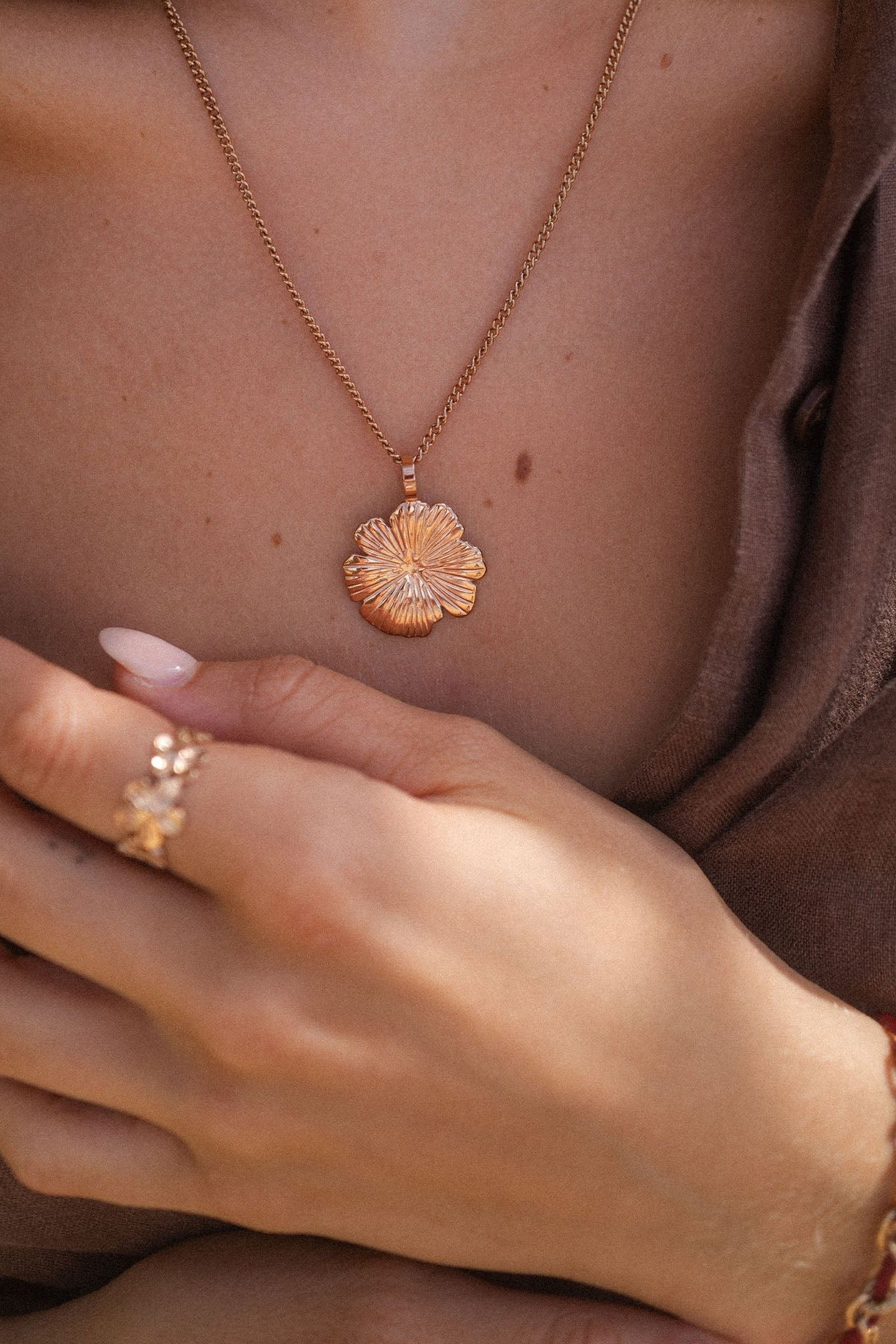 SHARE ALOHA CHARM GOLD 2