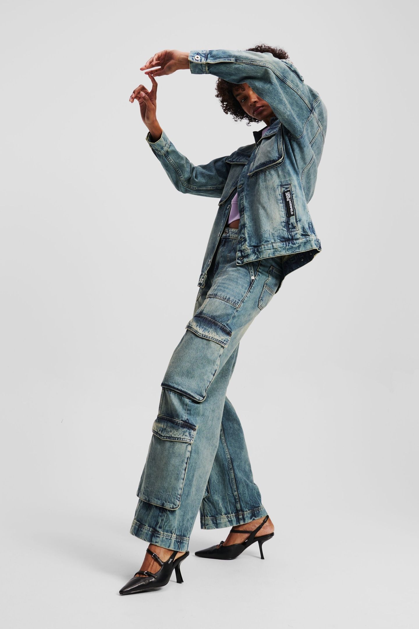 KLJ MR RELAXED CARGO DENIM TINTED VISUAL WASHED BLUE 8