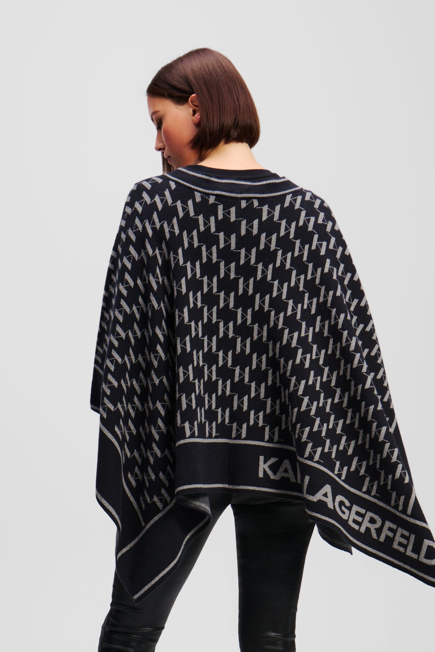 KL MONOGRAM CAPE GREY MELANGE MONOGRAM 2