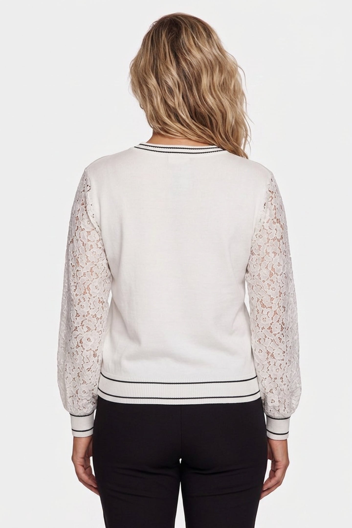 KNITWEAR WHITE 2