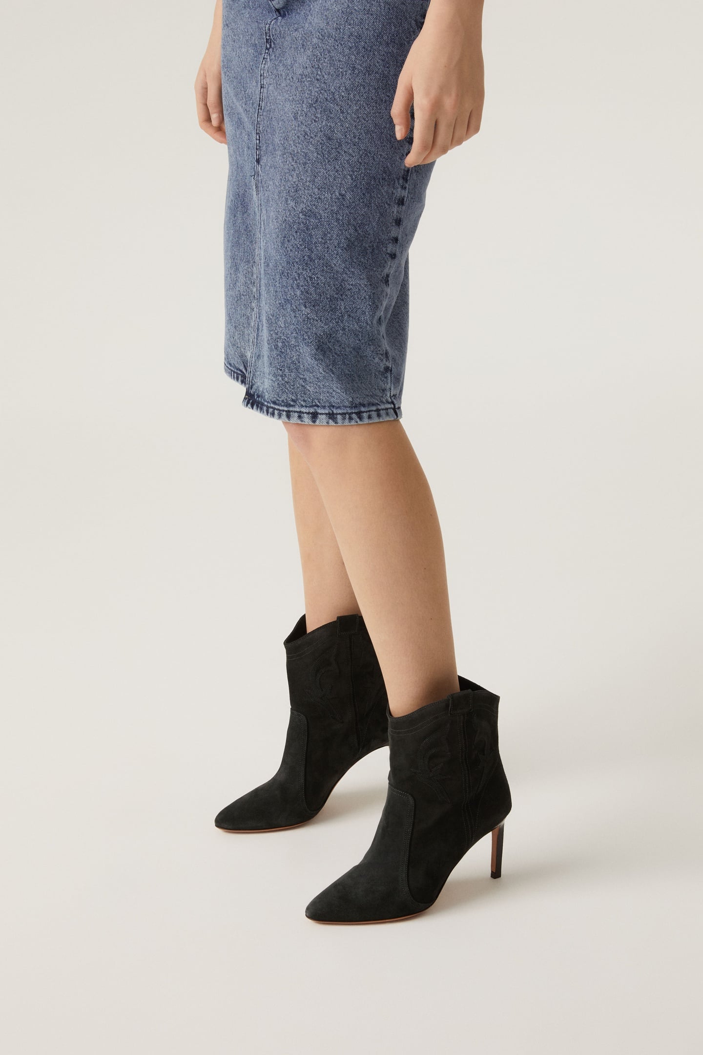 ANKLE BOOTS CARBONE 2