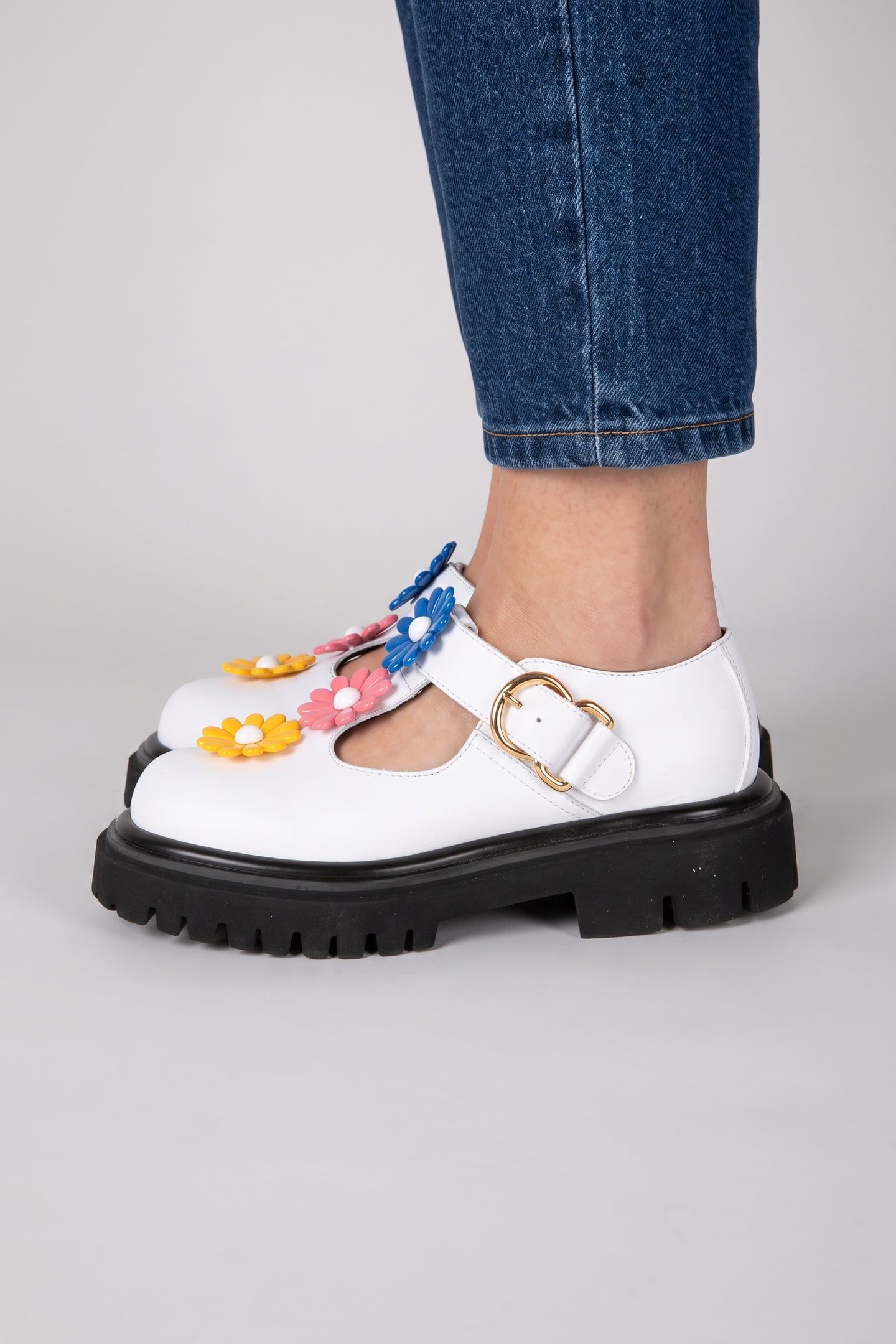 SHOES WHITE 3
