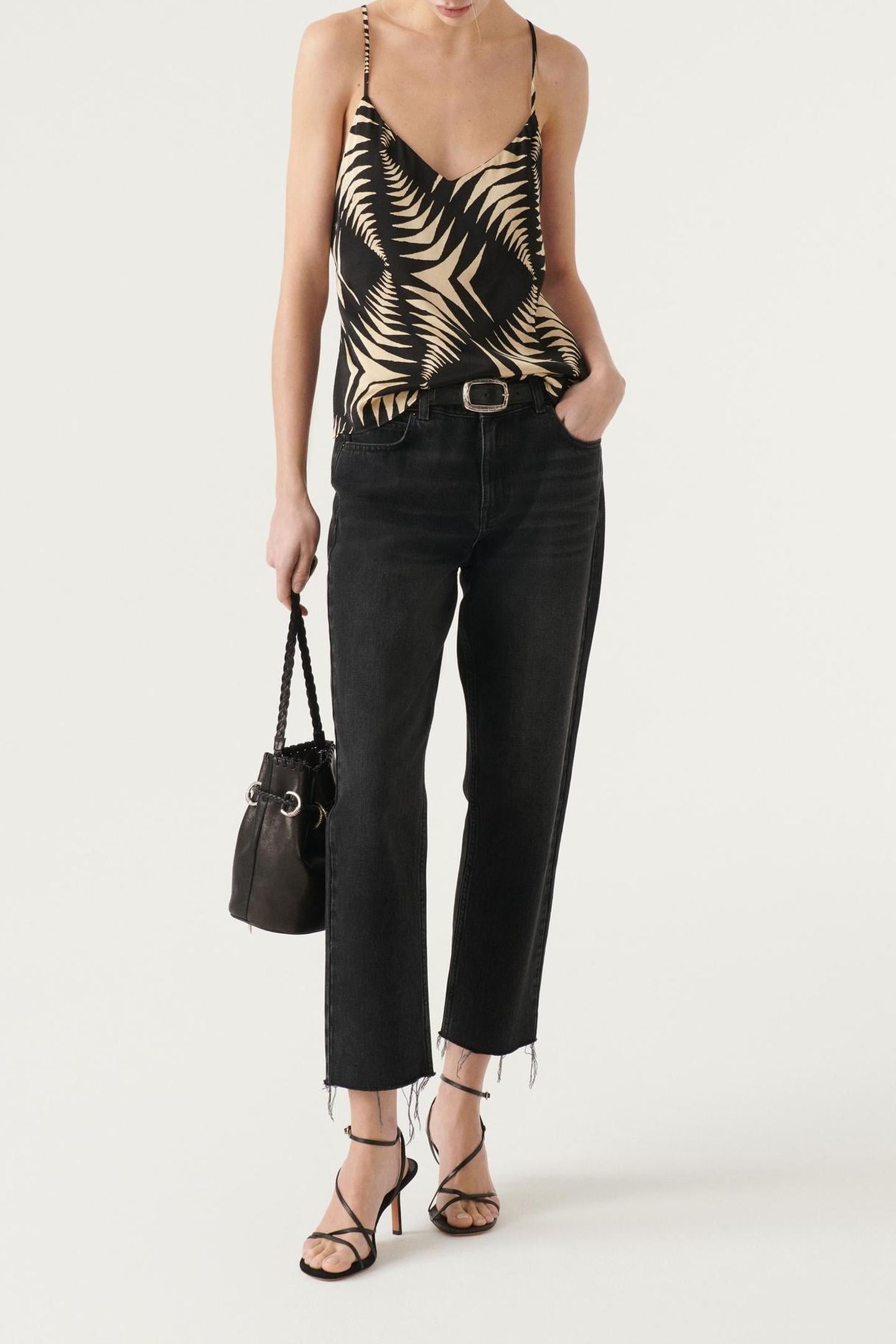 SLEEVELESS TOP BLACK 7