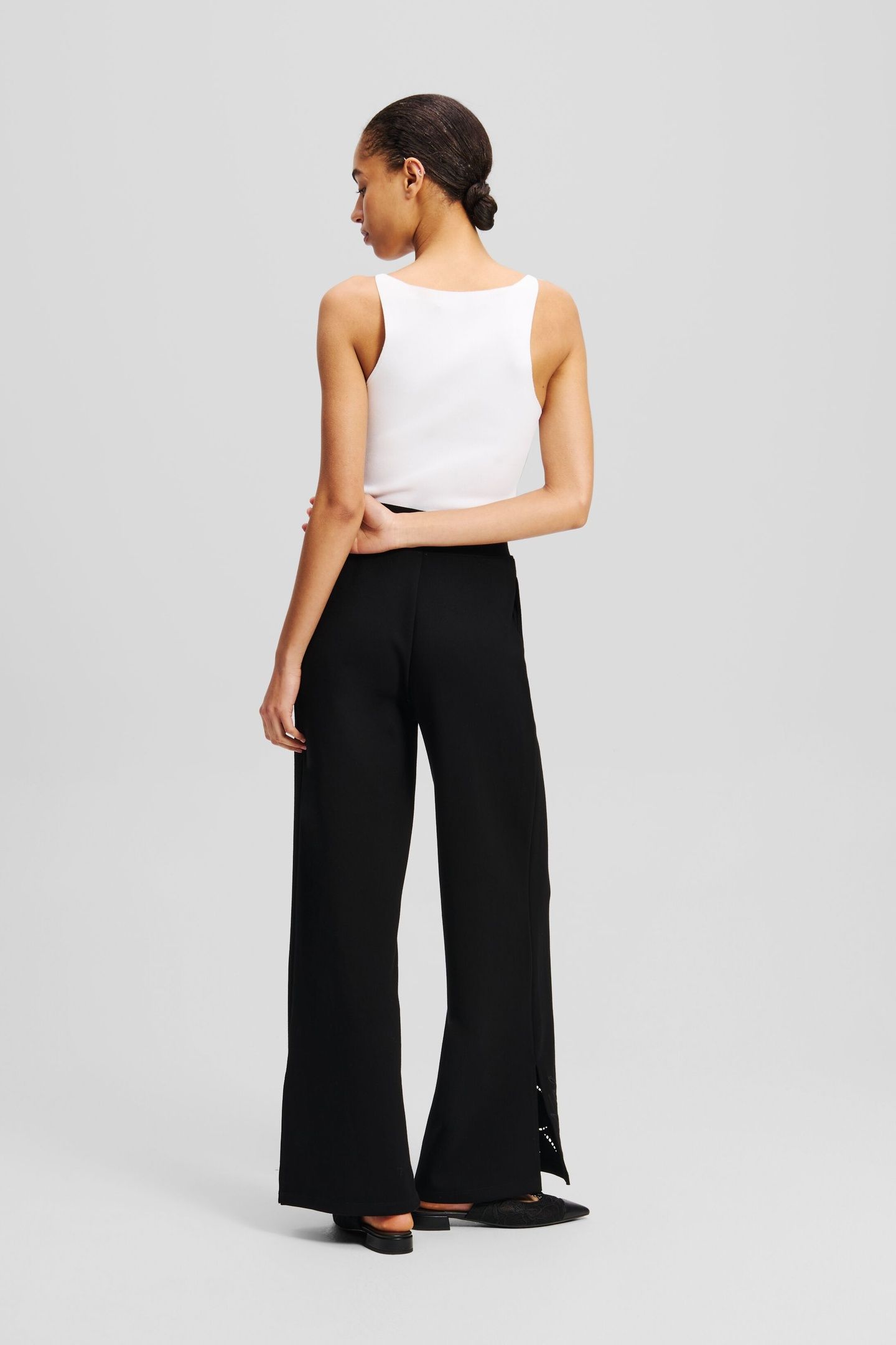 ORCHID EMBROIDERY SWEATPANTS BLACK 3