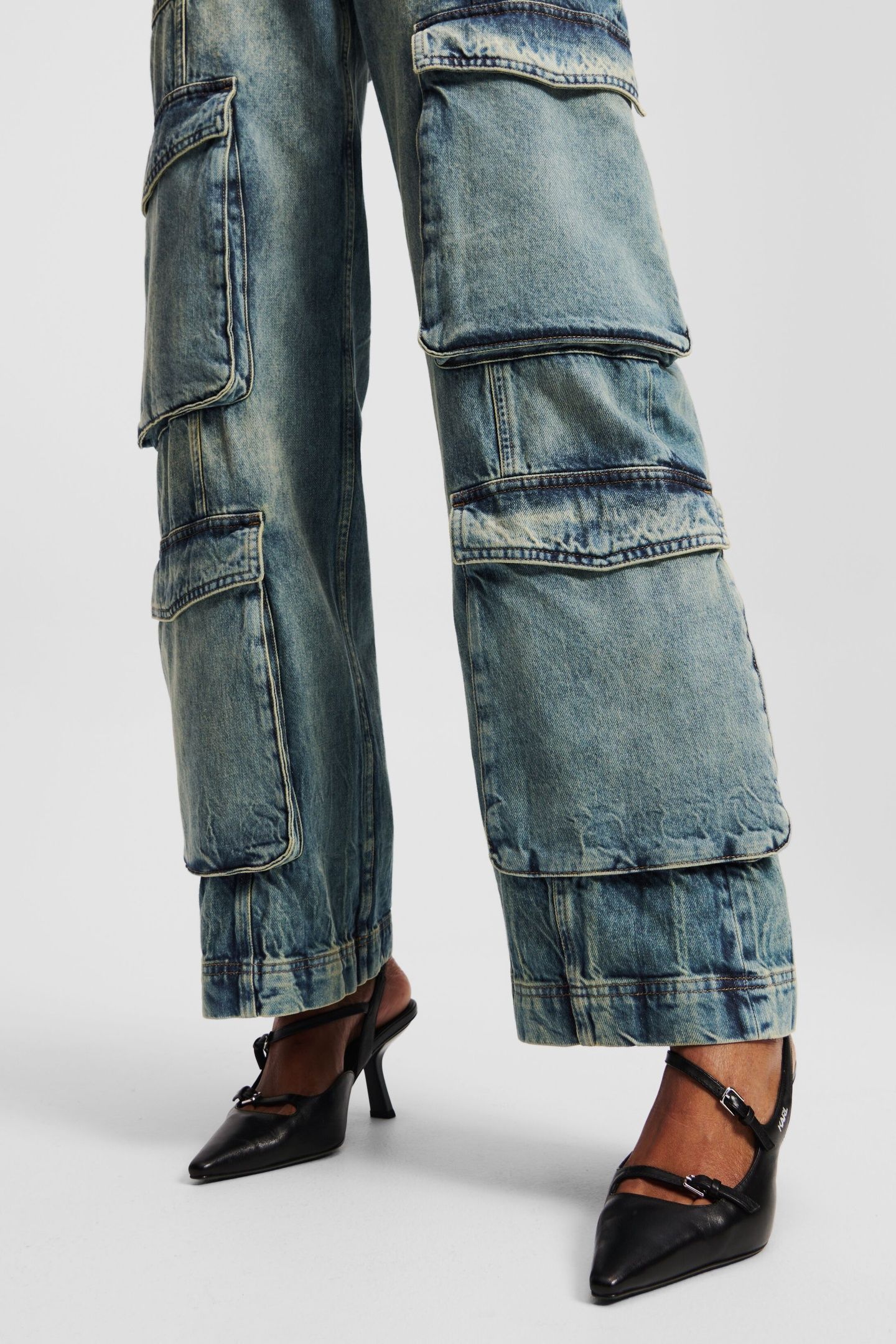 KLJ MR RELAXED CARGO DENIM TINTED VISUAL WASHED BLUE 7