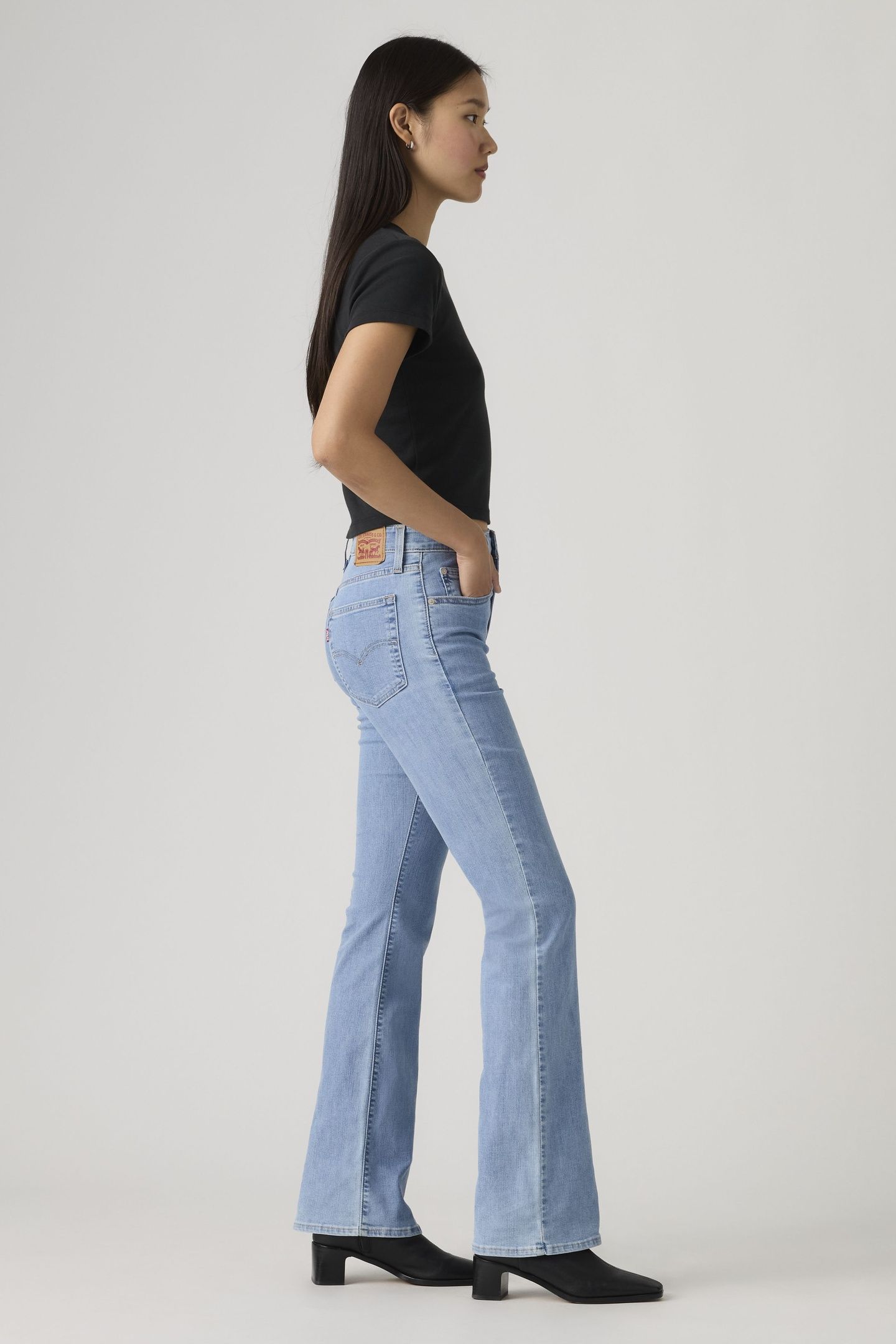 725™ HIGH RISE BOOTCUT LIGHTWEIGHT JEANS 3