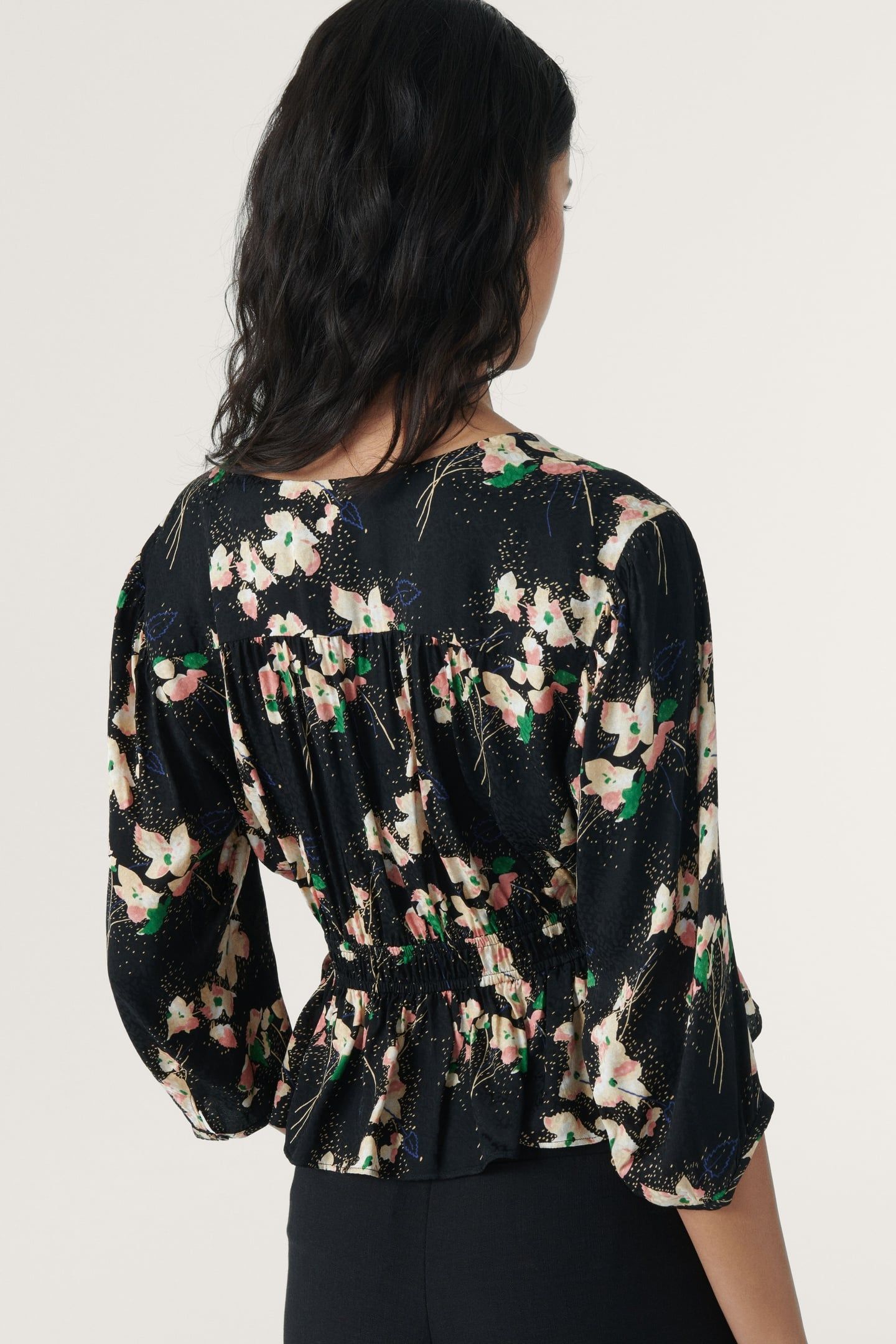 SHORT SLEEVES TOP BLACK 2