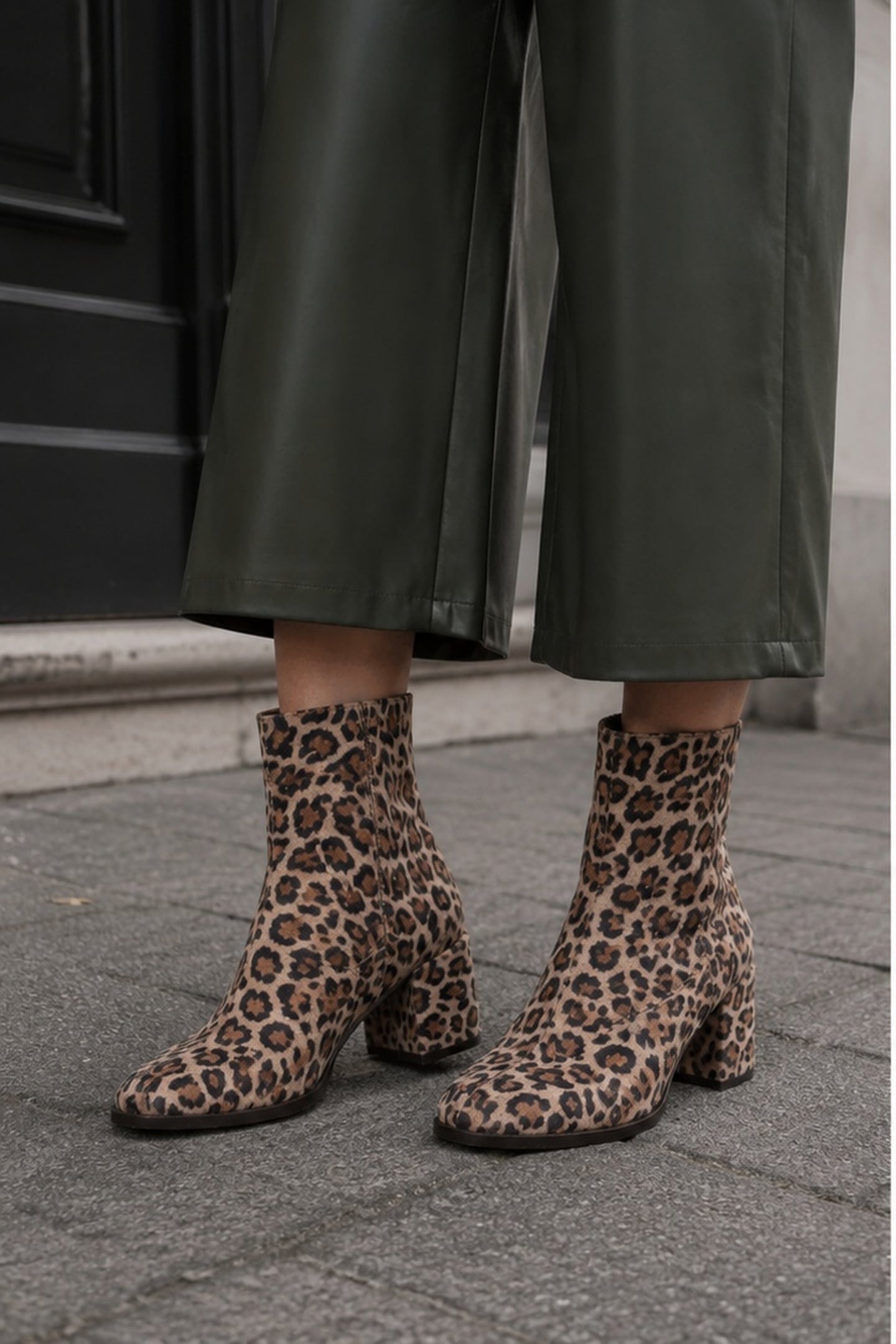 ARVIN LEOPARD BEIGE 2