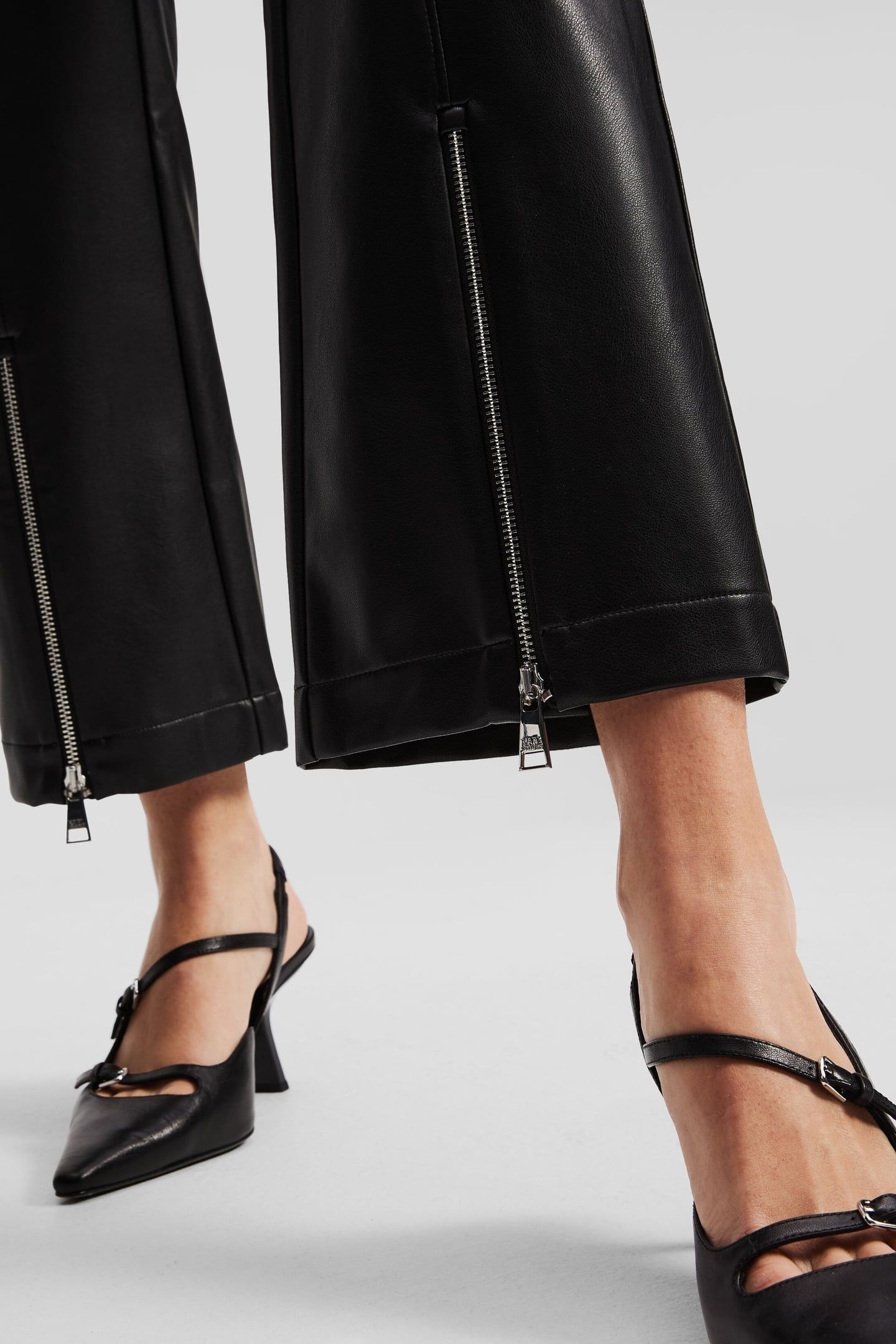 FAUX LEATHER ZIP PANTS BLACK 5
