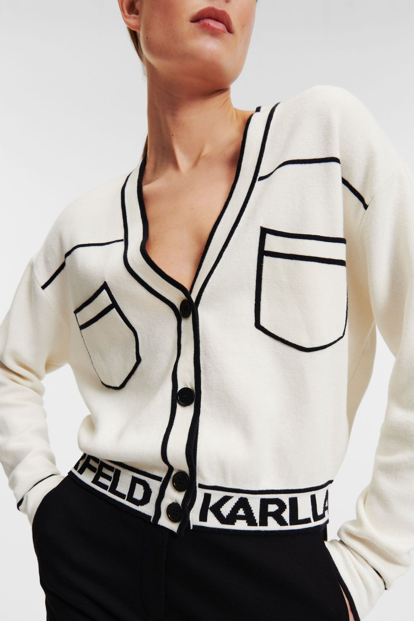 SHORT LOGO CARDIGAN WHITE 5