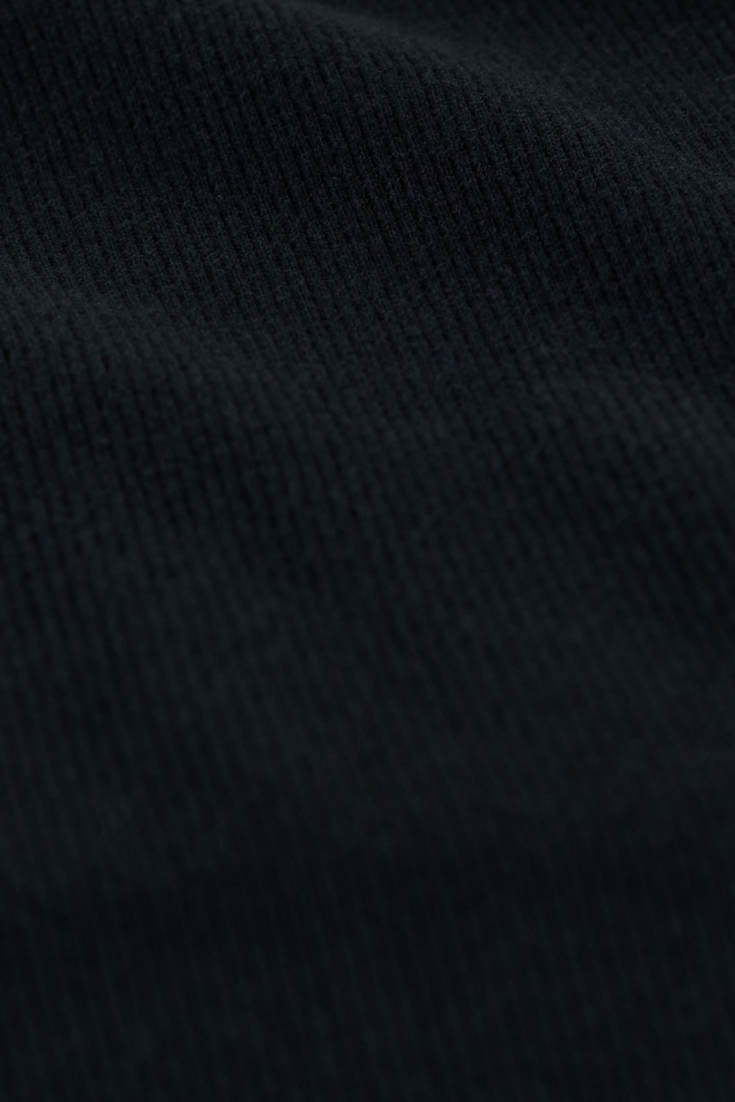 SLEEVELESS TEE BLACK 5