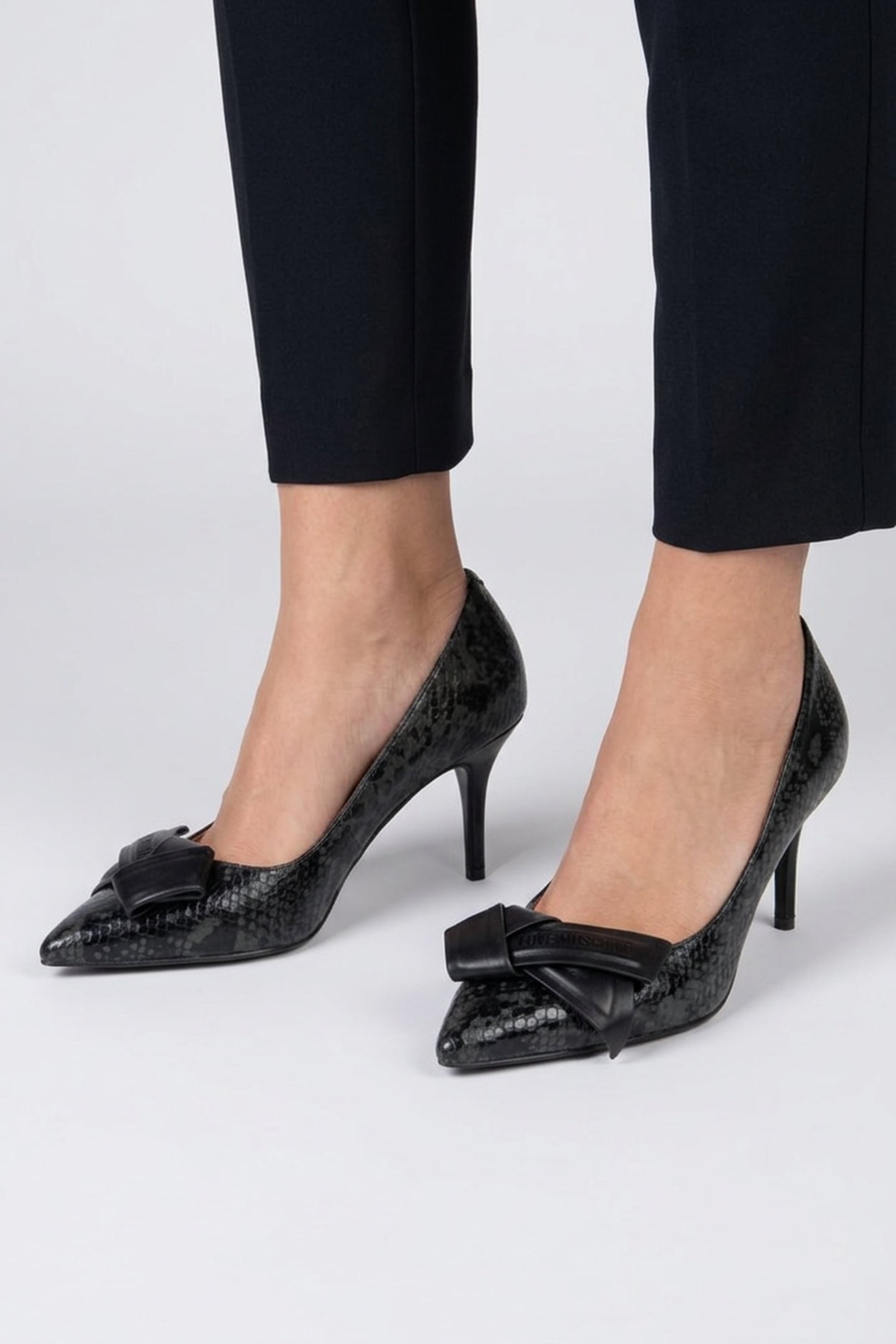 PYTHON PRINT CALFSKIN PUMPS BLACK 2