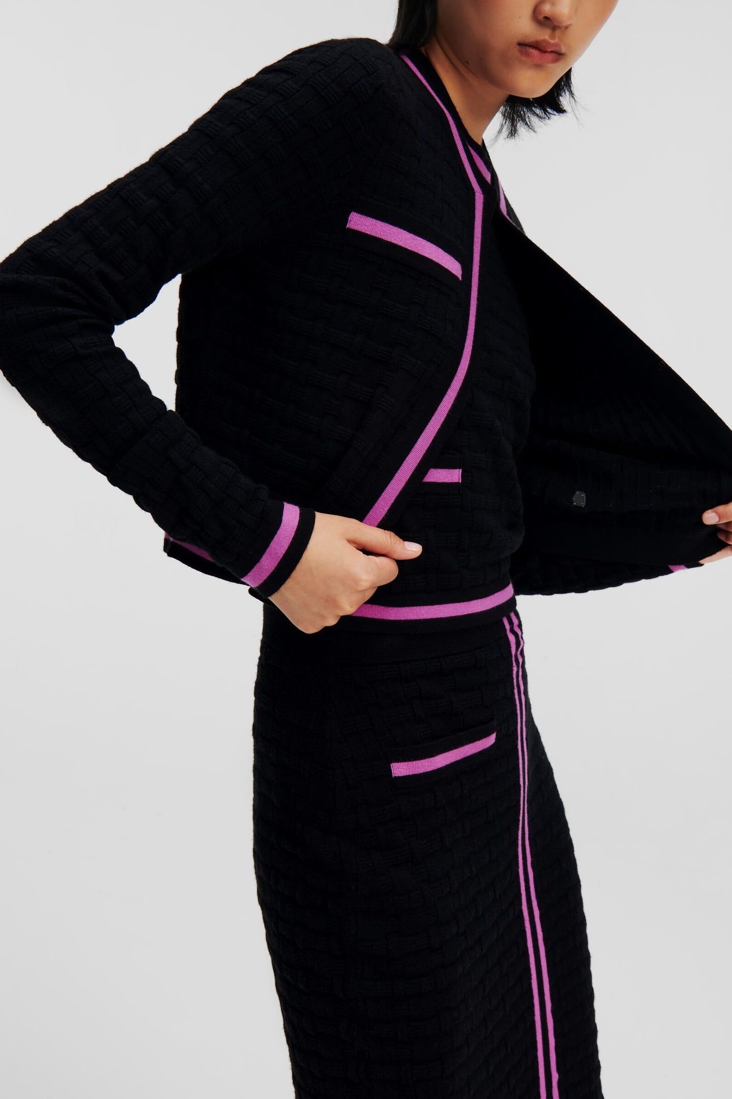 TEXTURED CLASSIC KNIT CARDIGAN BLACK/IRIS ORCHID 6