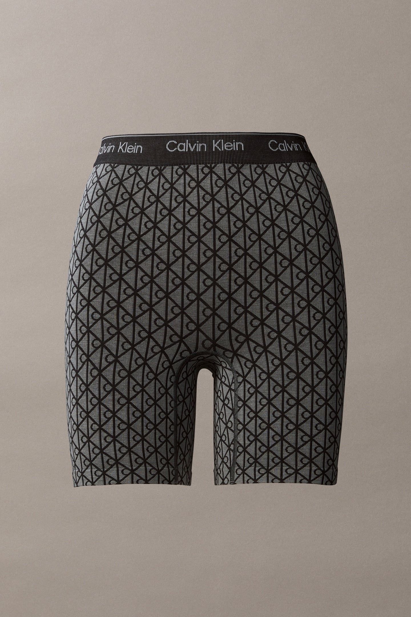 MID THIGH SHORTS SEAMLESS EMBLEM 1
