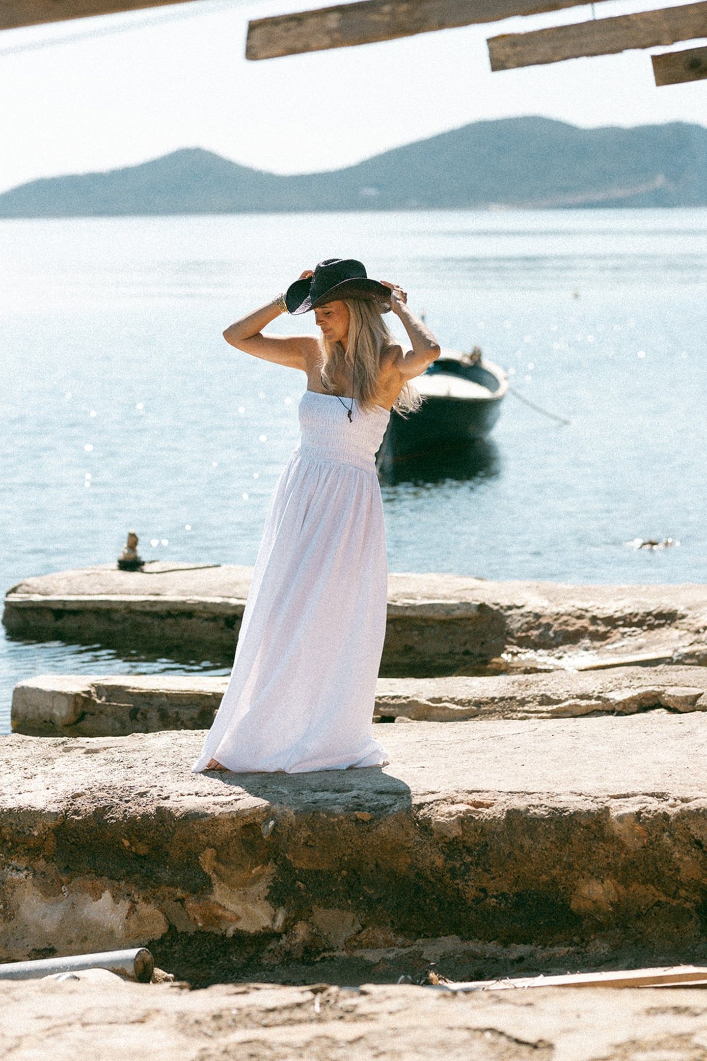 STRAPLESS DRESS WHITE 2