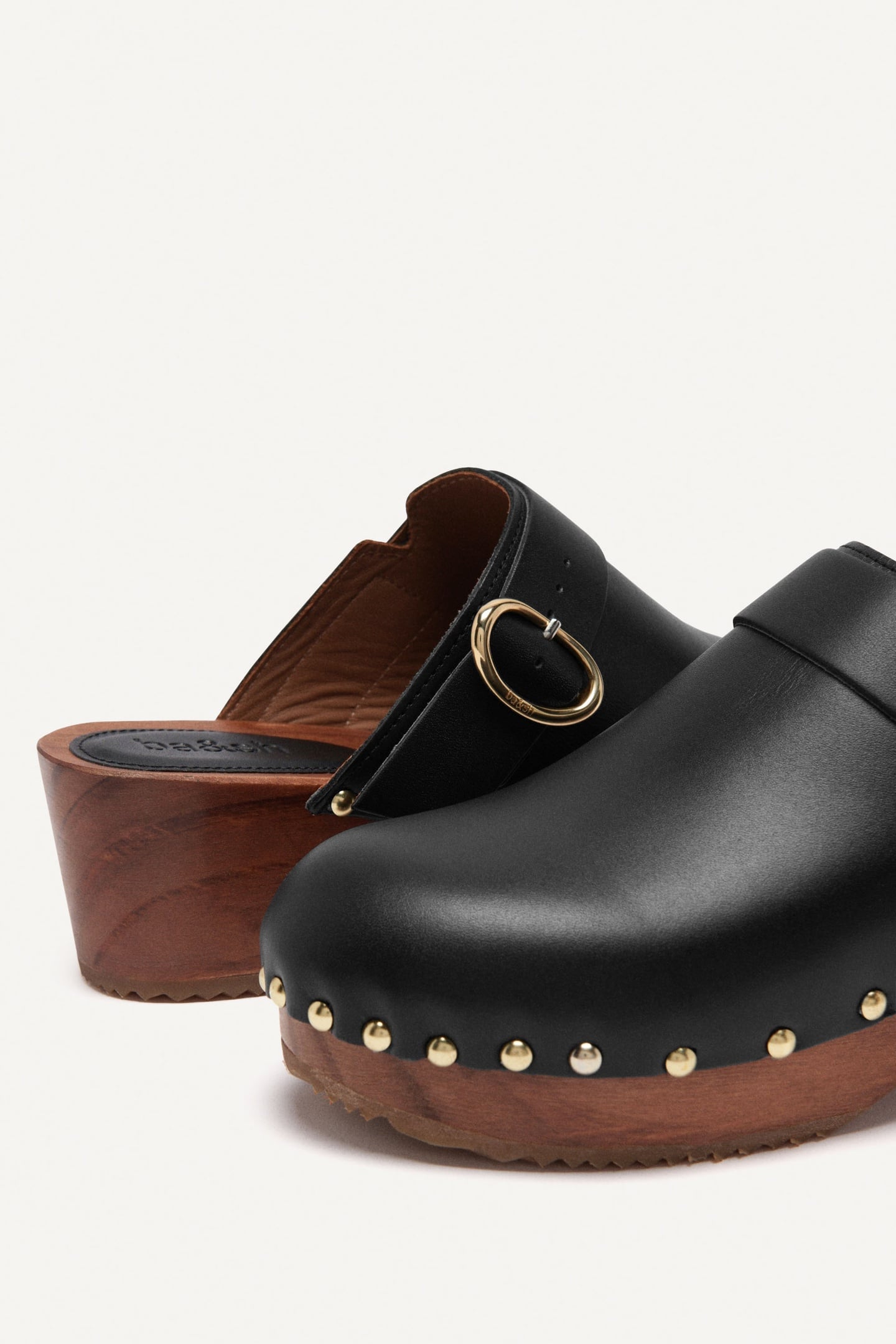MULE BLACK 3