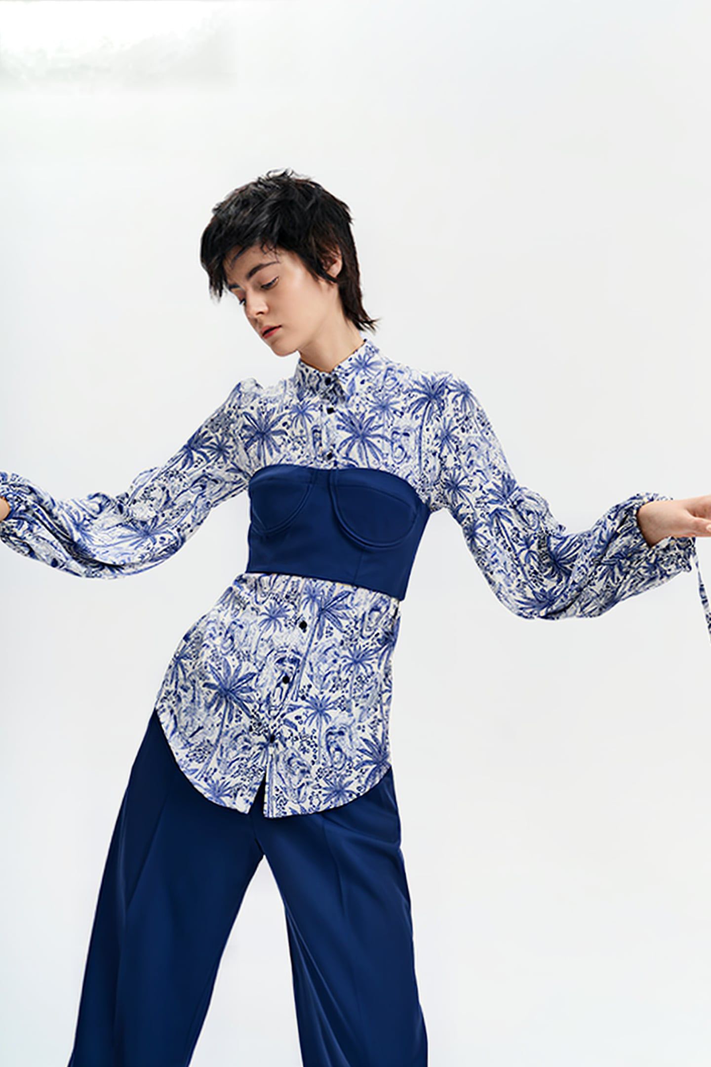 VOLUMINOUS-SLEEVE BLOUSE MONKEY PRINT 3