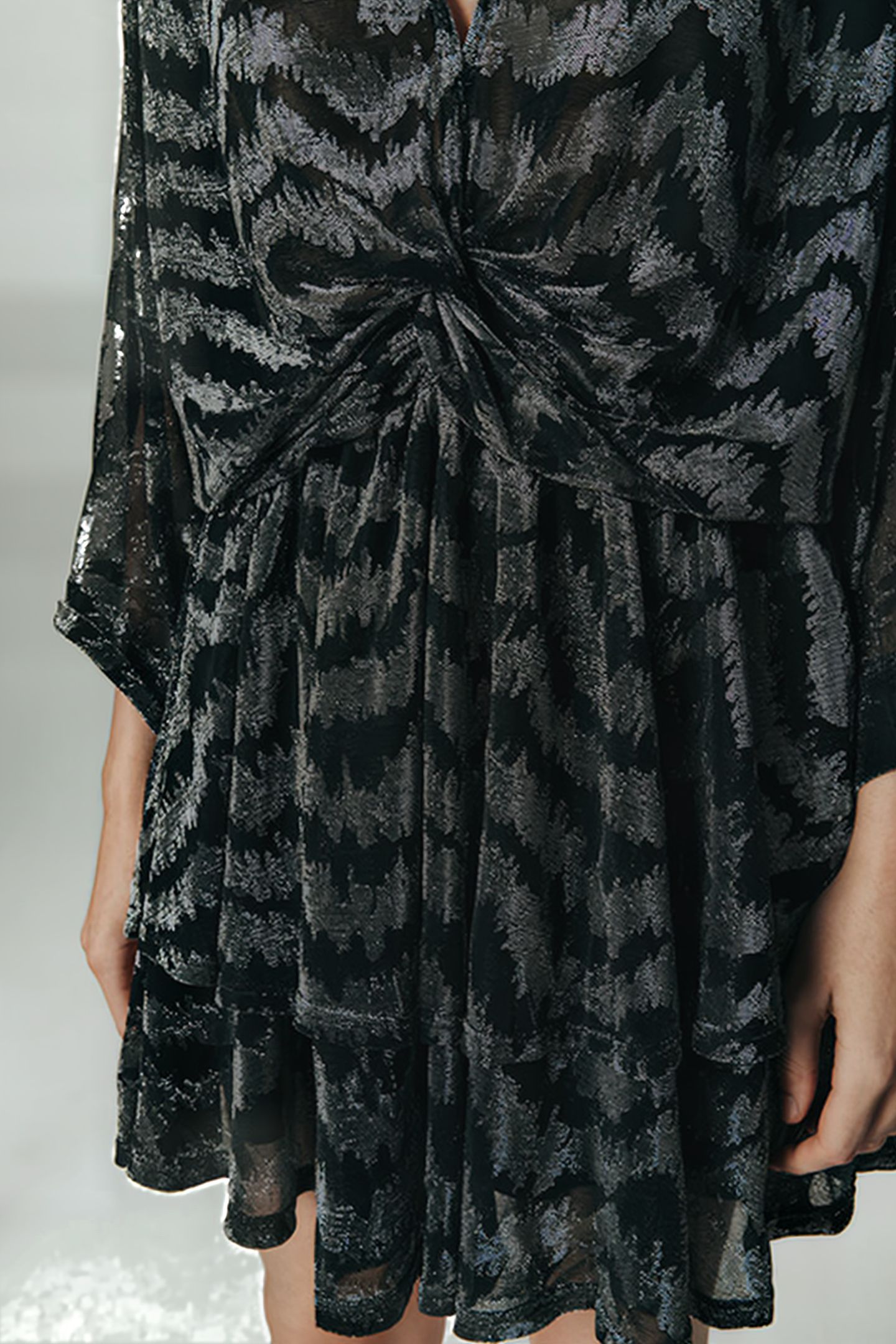 MENCIA ZEBRA METALLIC V-NECK DRESS METALLIC SILVER 3