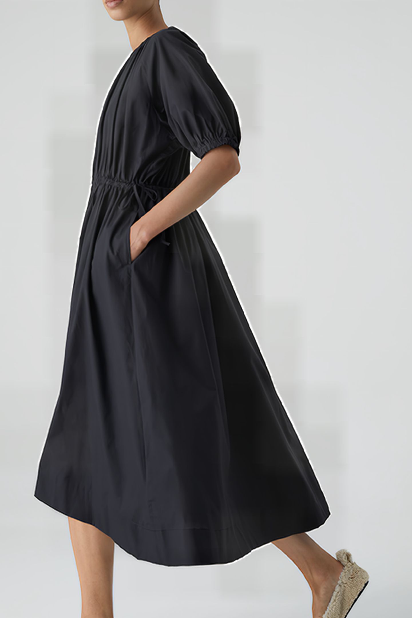 BACKLESS DRESS BLACK 3