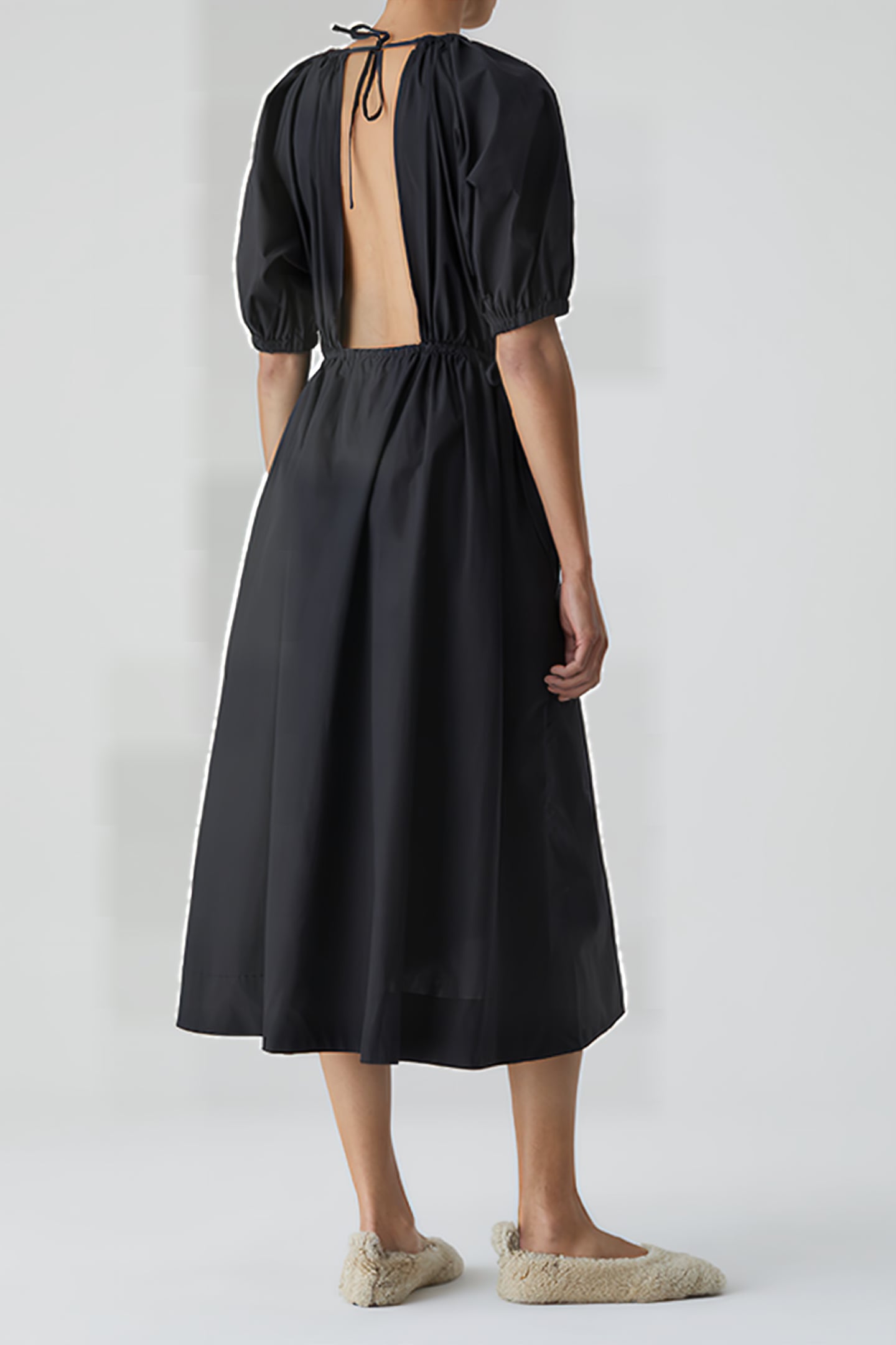 BACKLESS DRESS BLACK 2