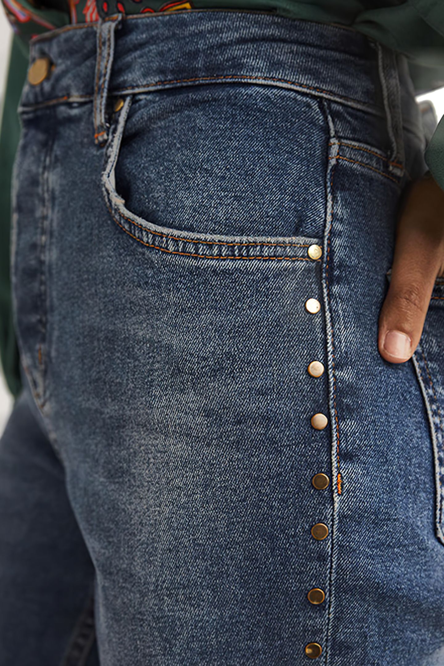 RELAXED STRAIGHT STUDDED JEANS DEN 4