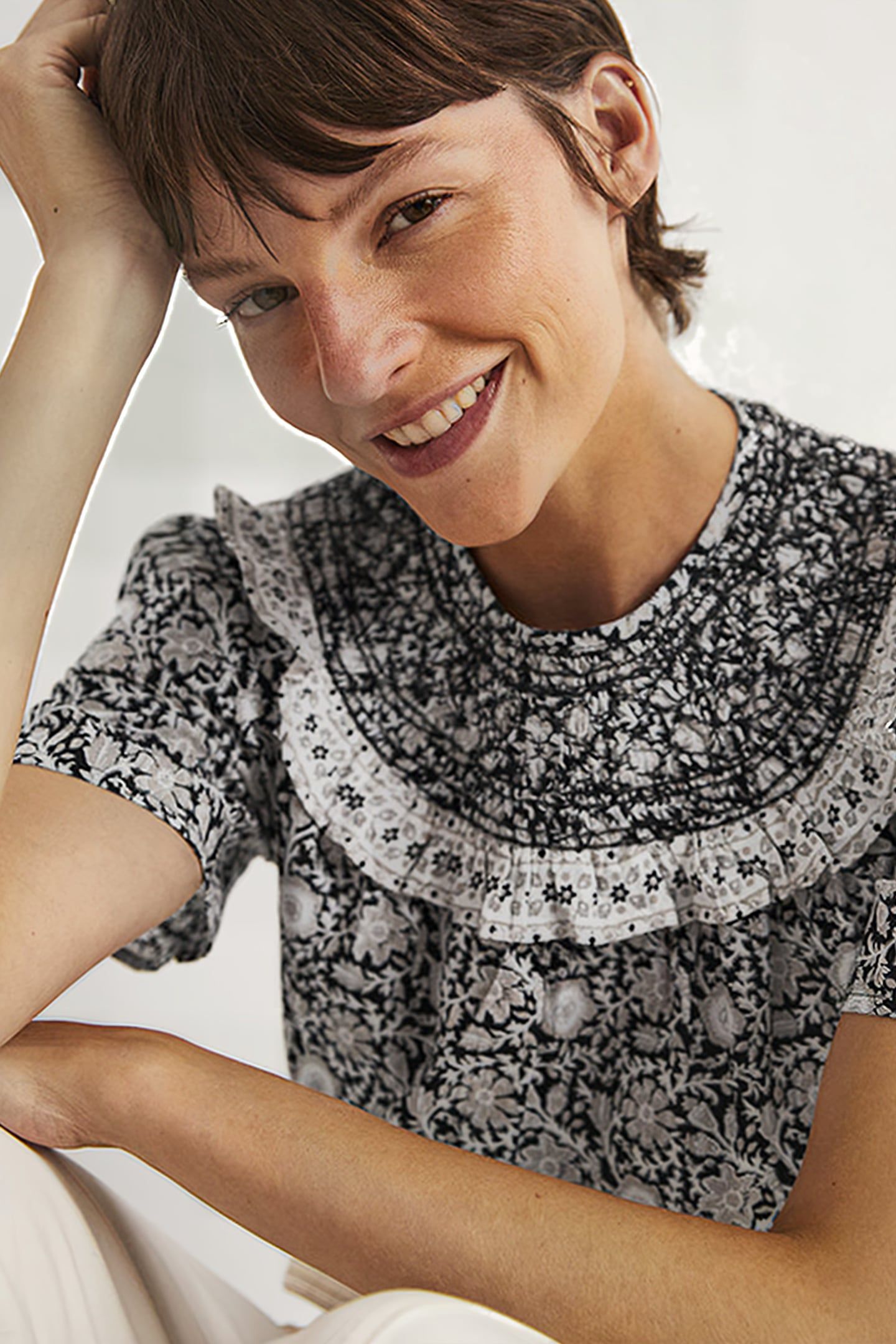 SMOCKED NECK PRINTED TOP BLK 3