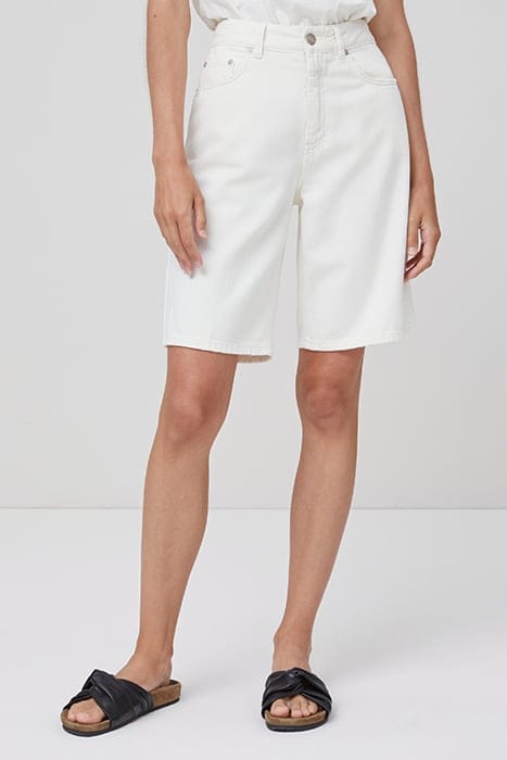 WOMEN STRAIGHT LEG SHORTS CREME 1
