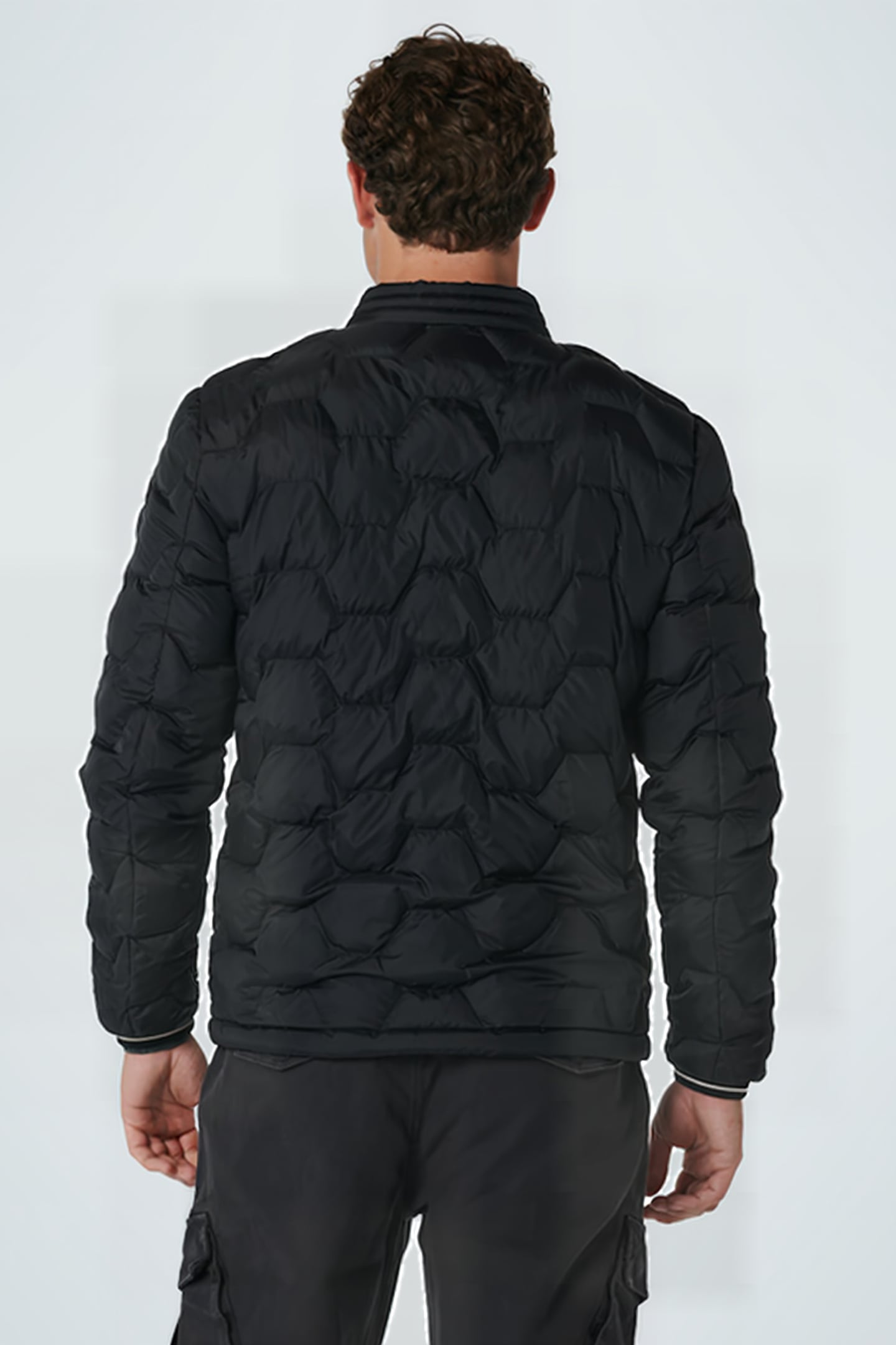 JACKET SHORT FIT PADDED BLACK 3
