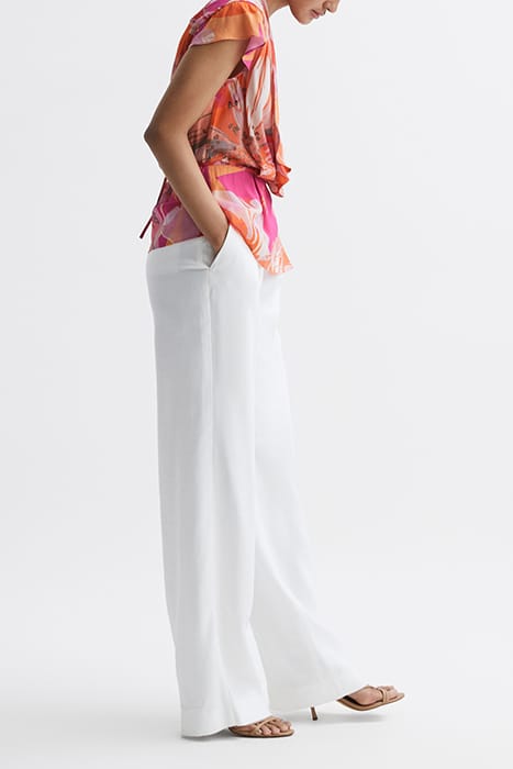 COREY BLOUSE PINK BLOUSES — MEASUREMENTS OF MODEL 4