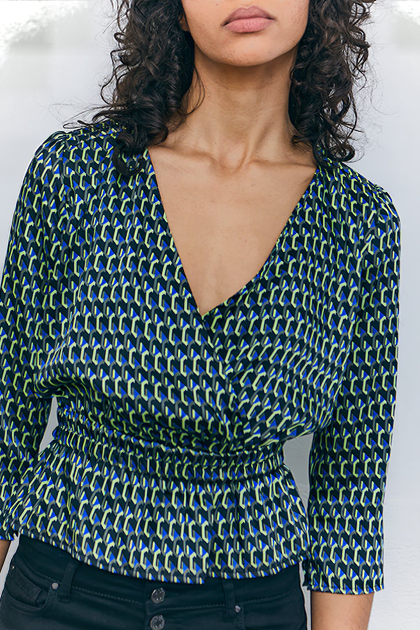 BLACK GRAPHIC PRINT WRAP BLOUSE 3