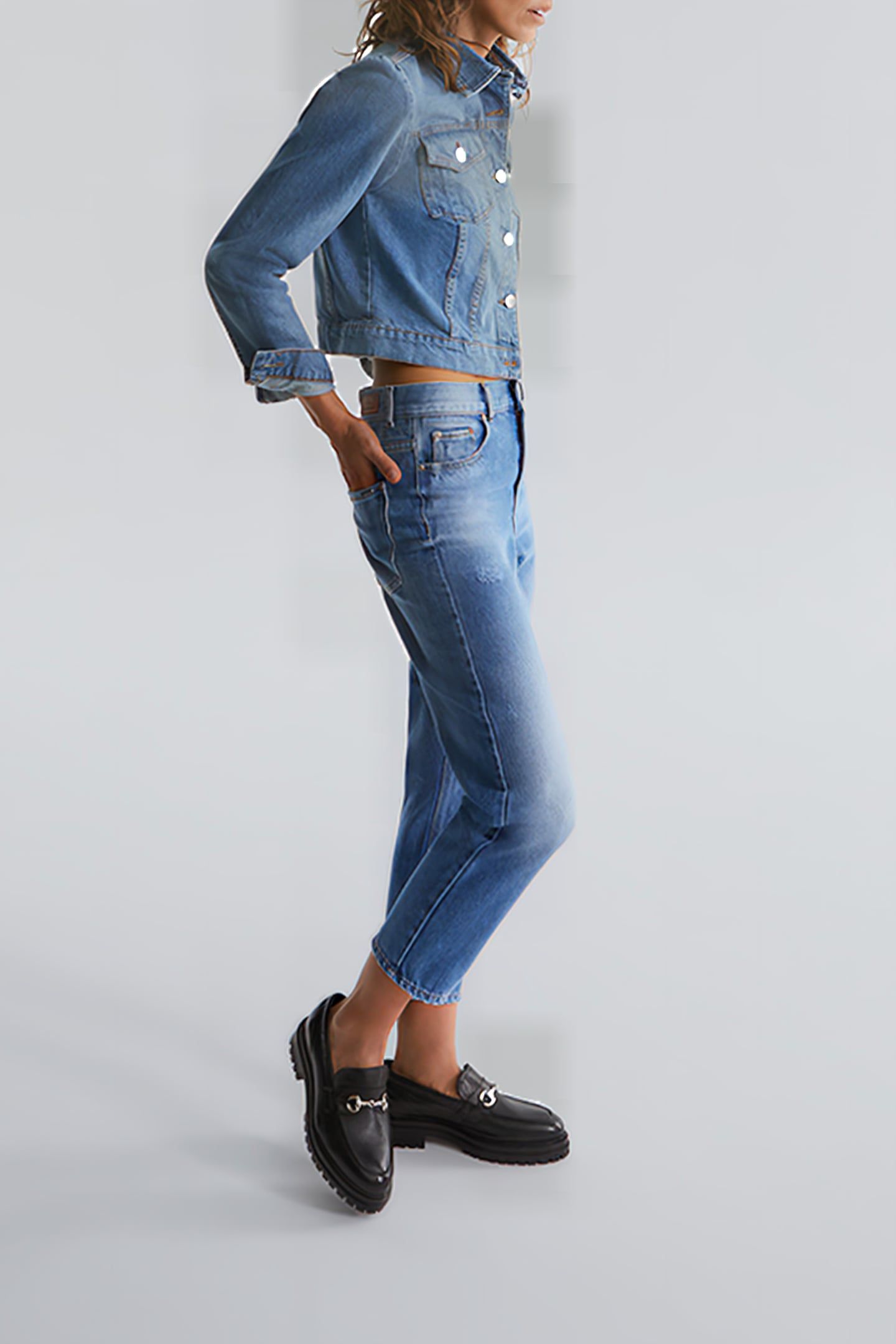 BLUE WATERLESS CROPPED LOW-WAIST BOYFRIEND JEANS 5