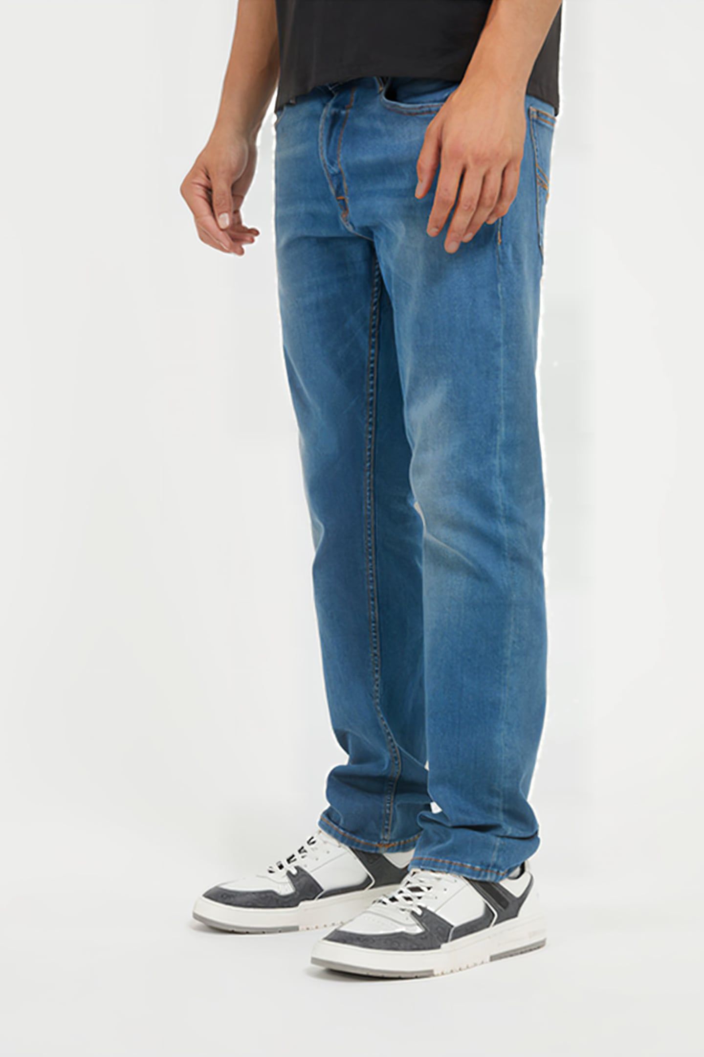 GUESS ECO REGULAR STRAIGHT CANAL 1