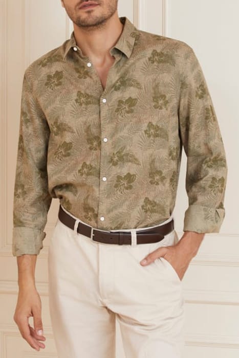 MARCIANO BY GUESS JOE COLLAR NOTCHE SAND HIBISCUS CASUAL SHI 1