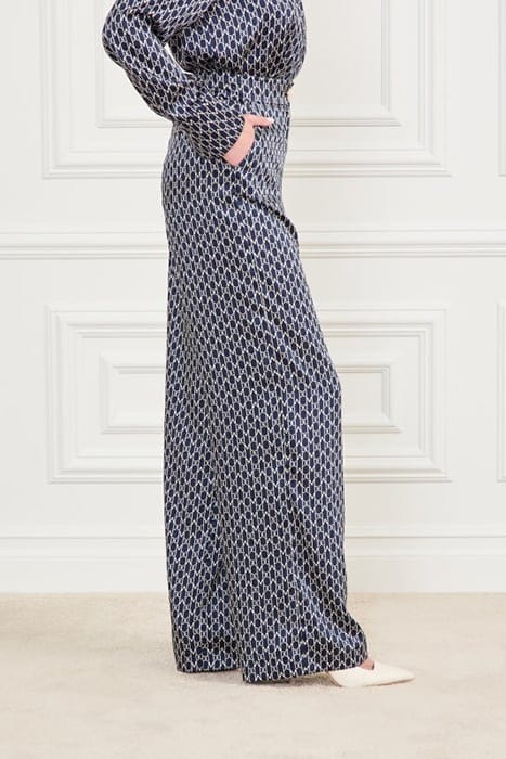 MARCIANO BY GUESS ROBIN PANT NEW MONOGRAM SECRET 6