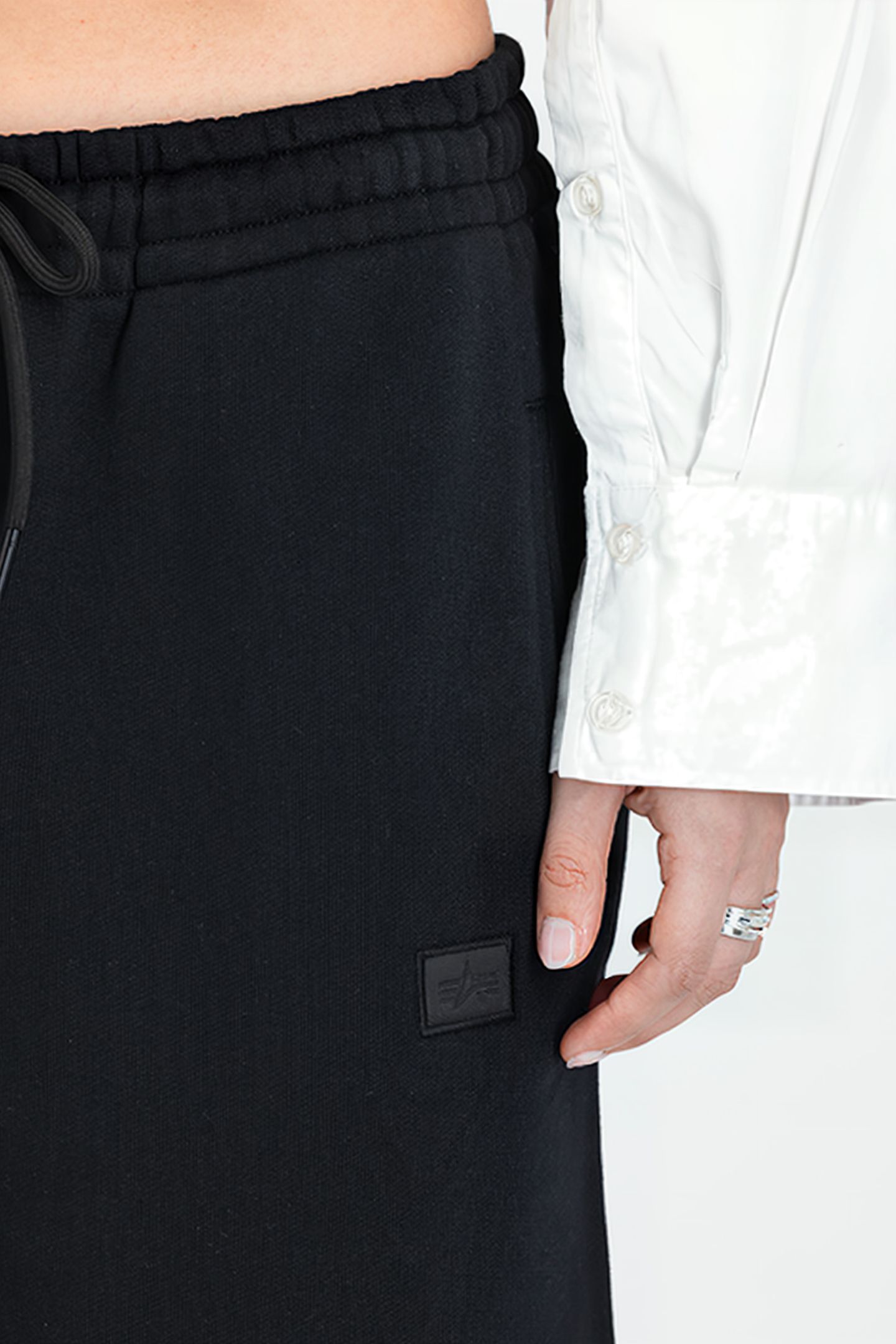 ALPHA ESSENTIALS RL JOGGER BLACK 8