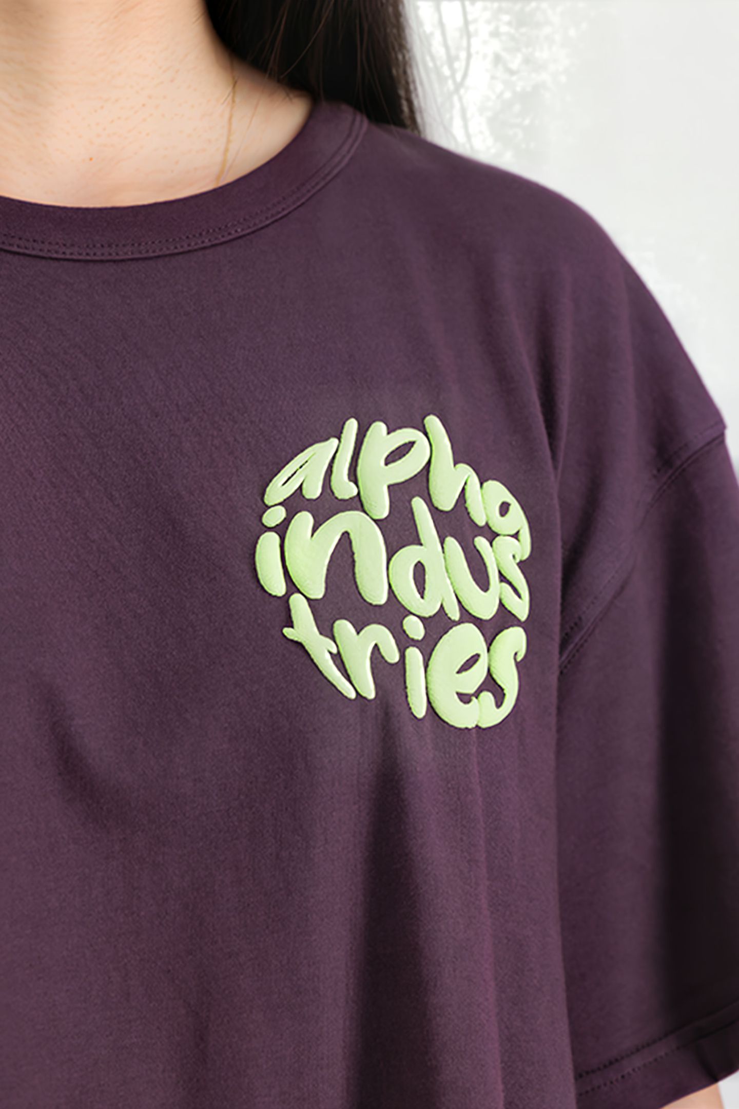 LOGO T PLUM 7
