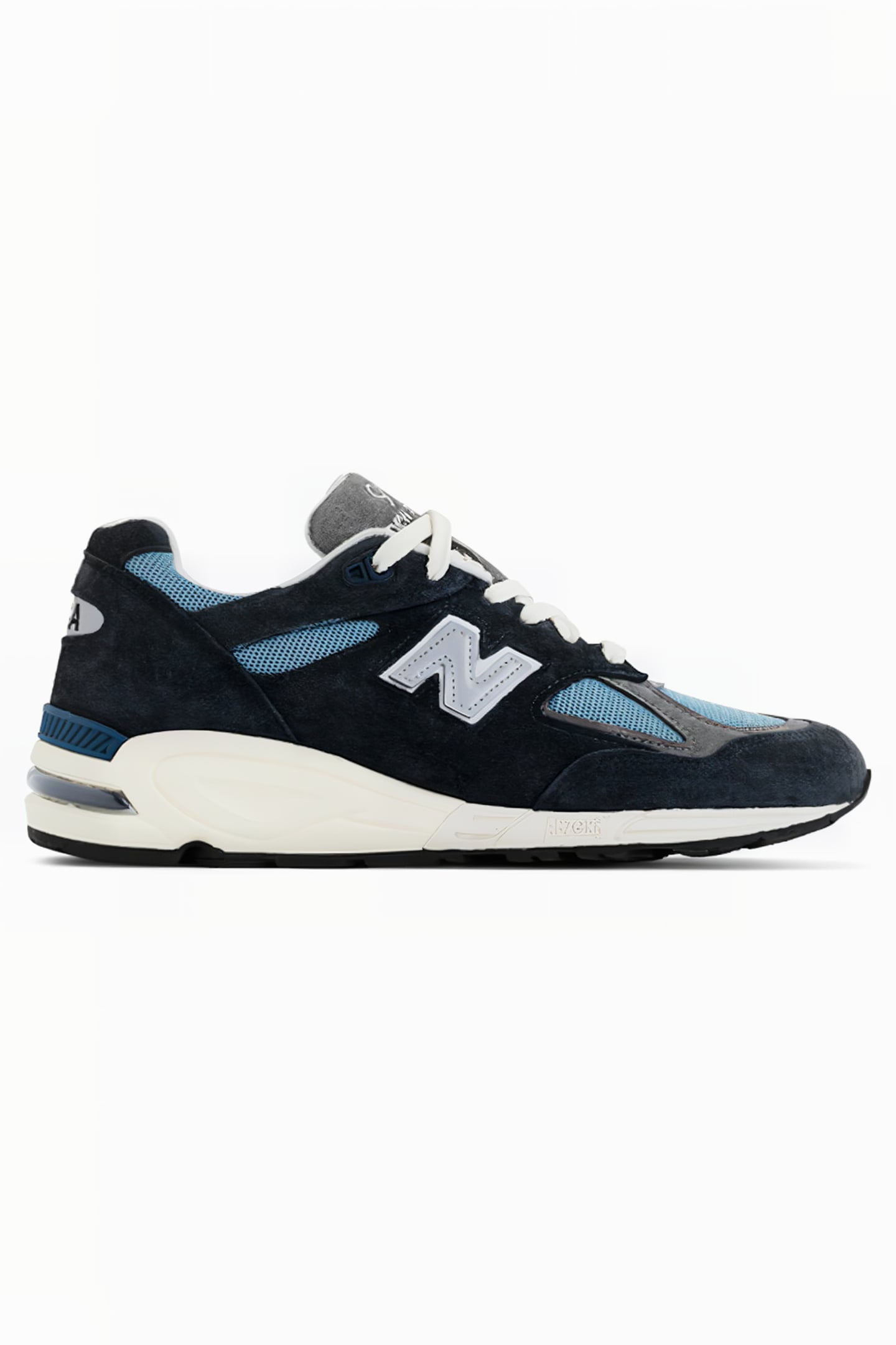 M990TB2  MADE IN USA SNEAKERS IN NAVY 1