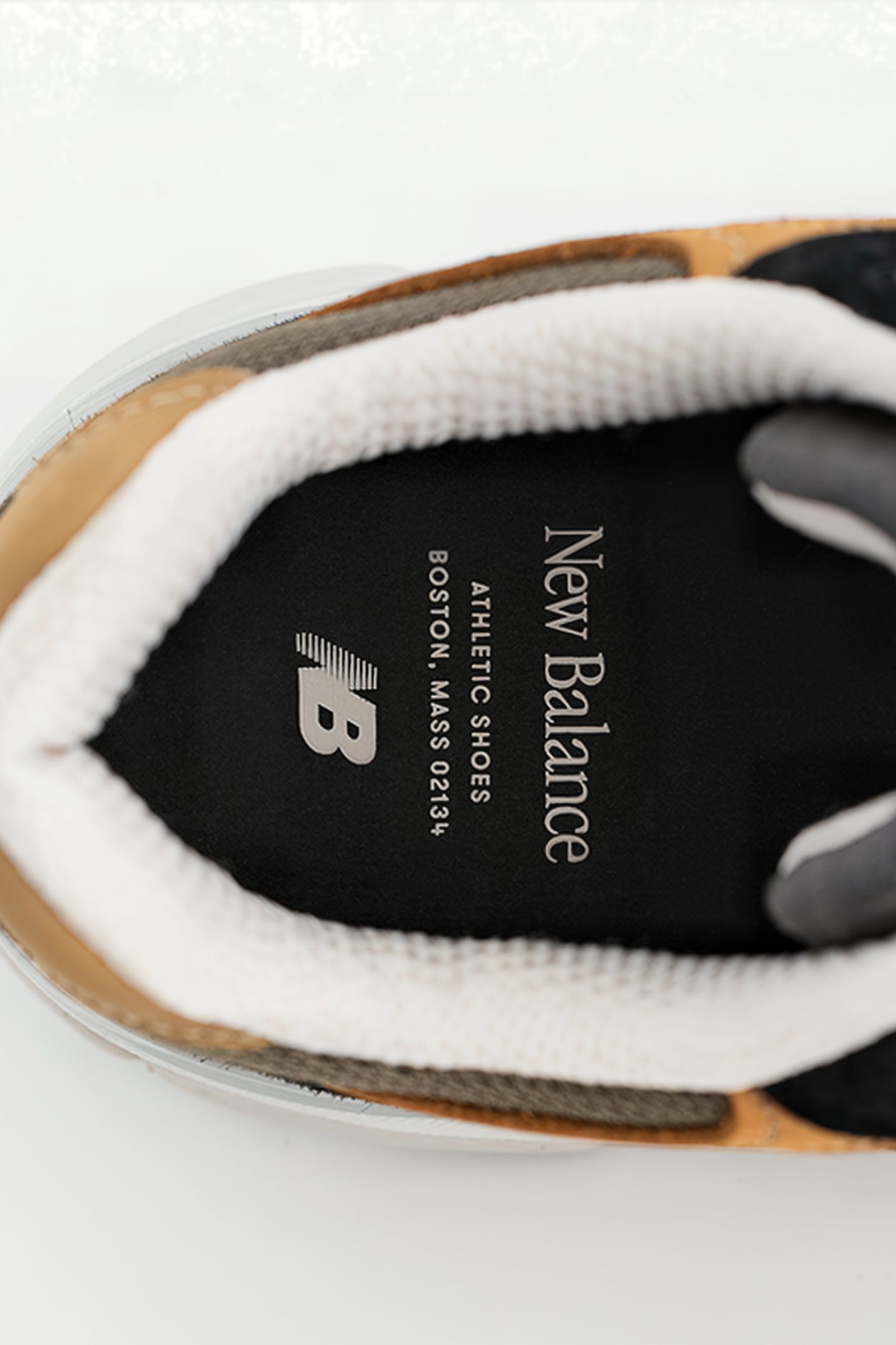 M990BB3 MADE IN USA SNEAKERS IN BLACK / BROWN 8