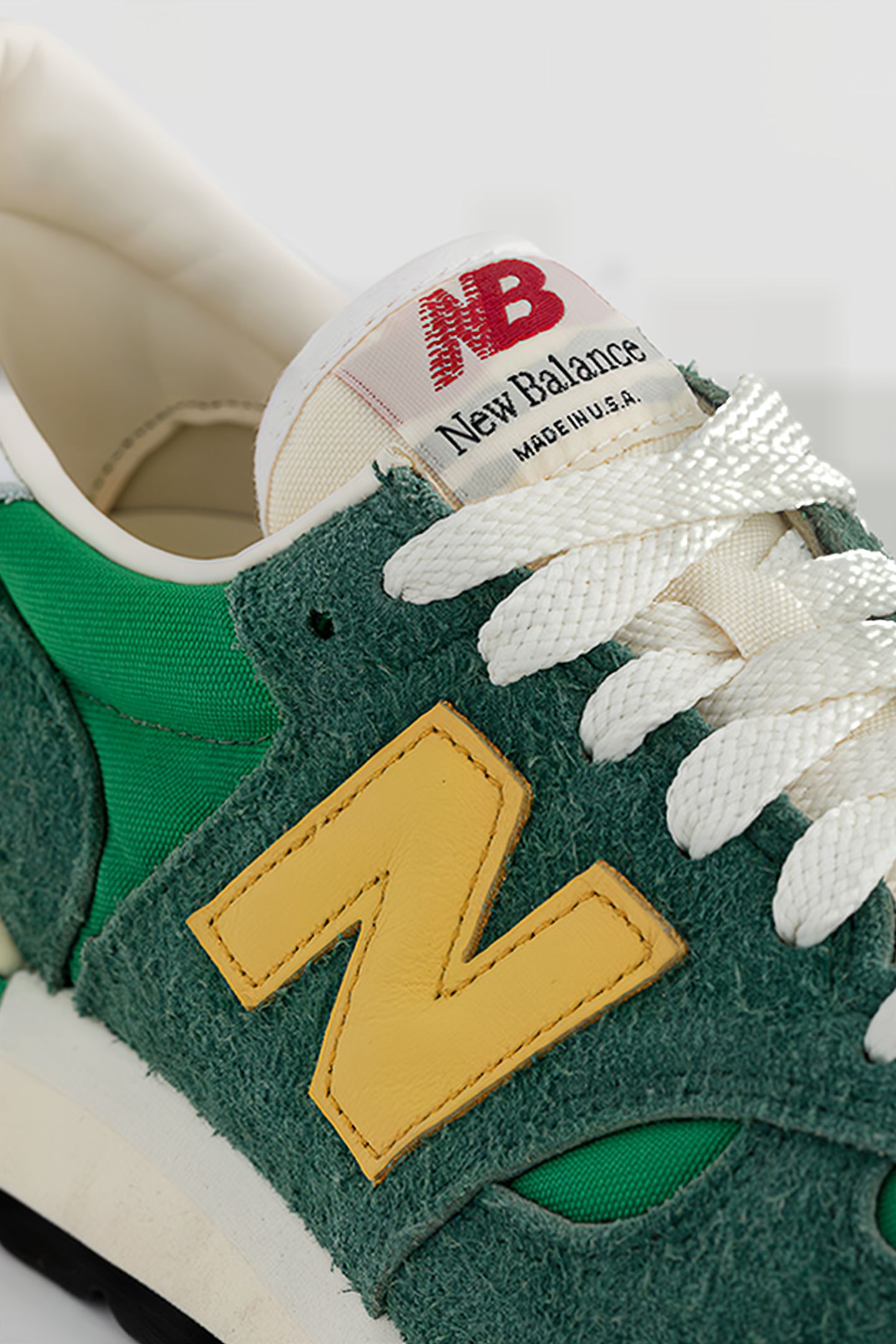 M990GG1 MADE IN USA SNEAKERS IN GREEN 7