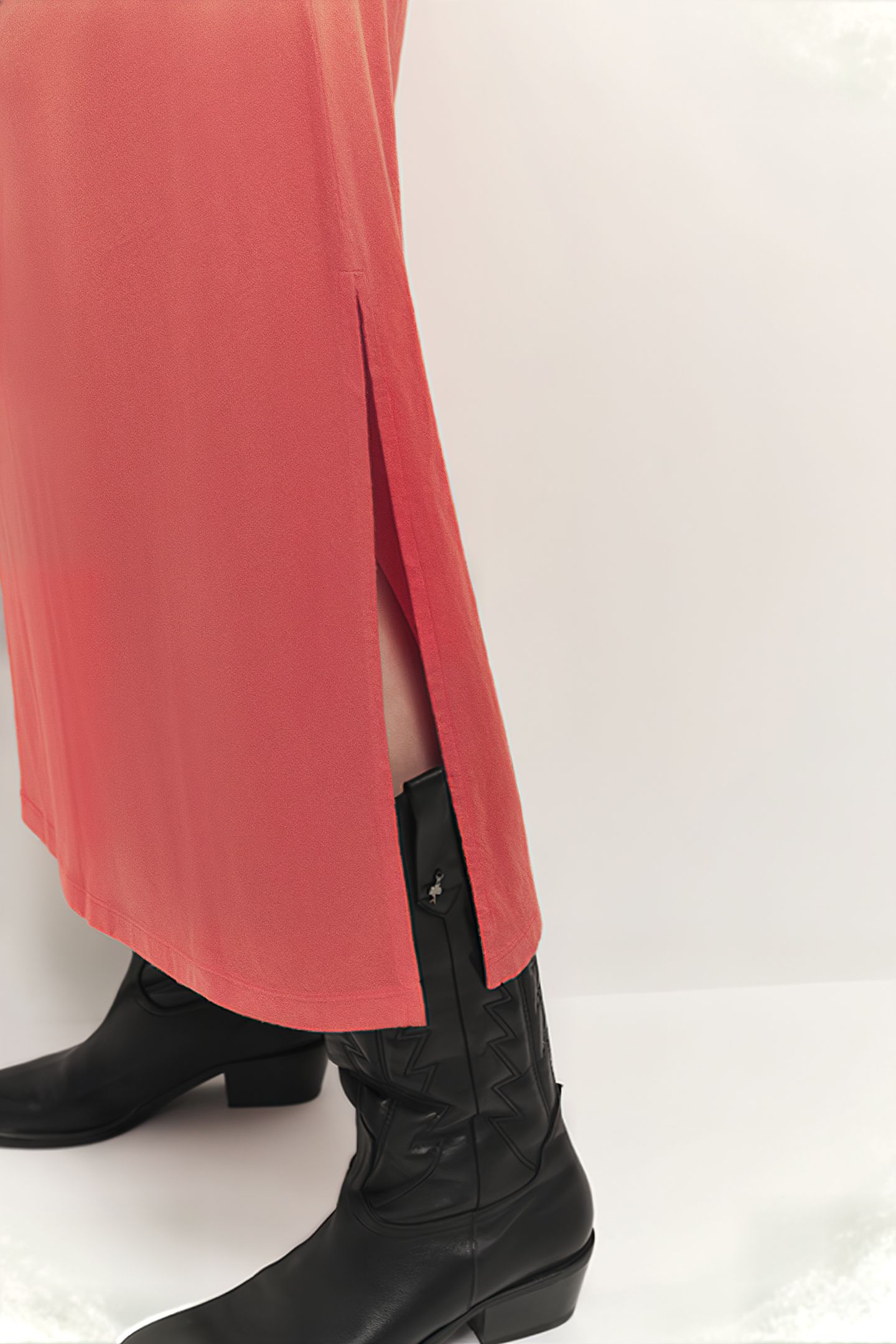 RIVO - DEEP DYE EFFECT CORAL KNIT MAXI DRESS 4